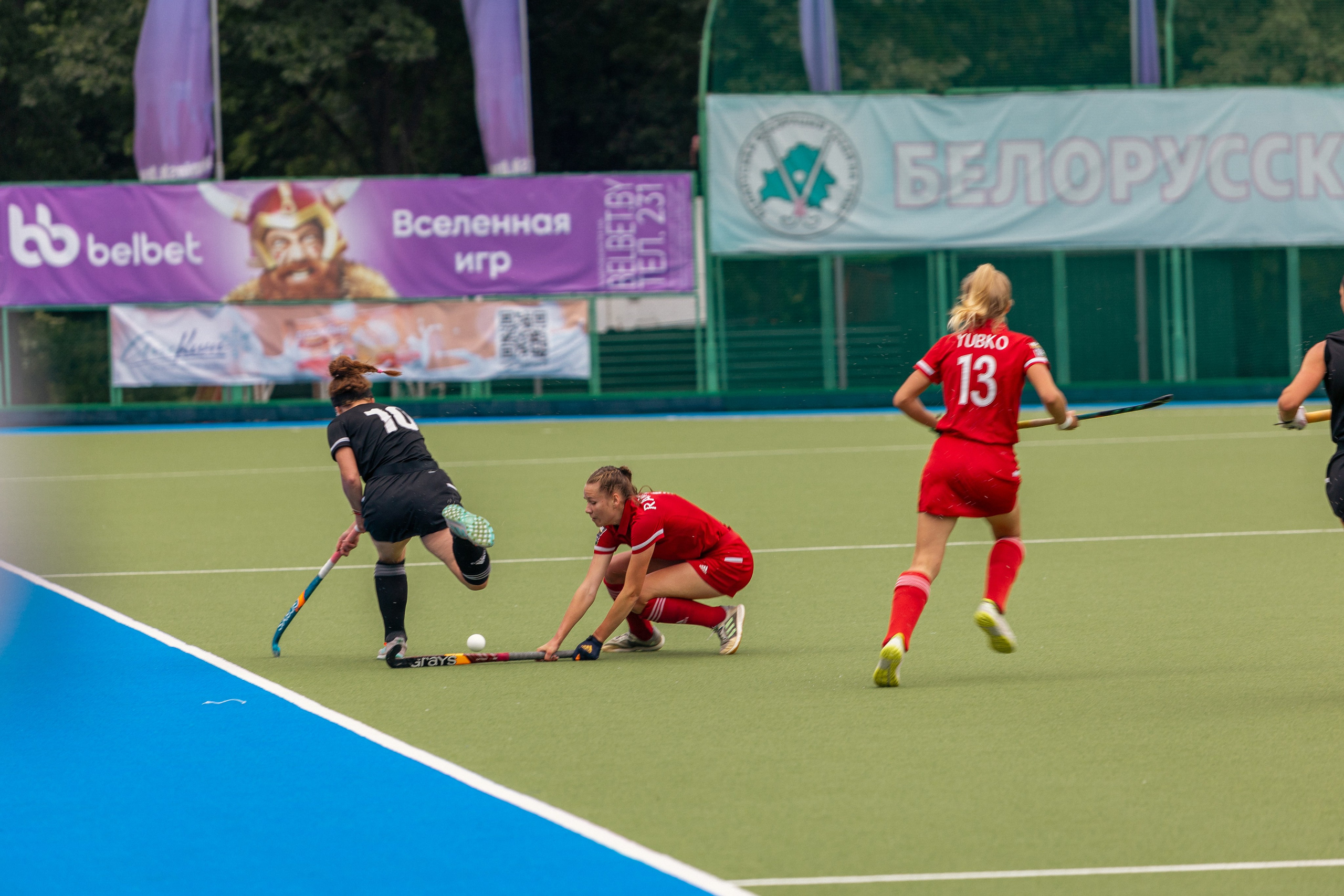 Хоккей на траве. Девушки. ХК Минск — ХК Виктория (Смолевичи) 10.06.2024. Профессиональный интерьерный и репортажный фотограф Минск и РБ. Максим Орлов