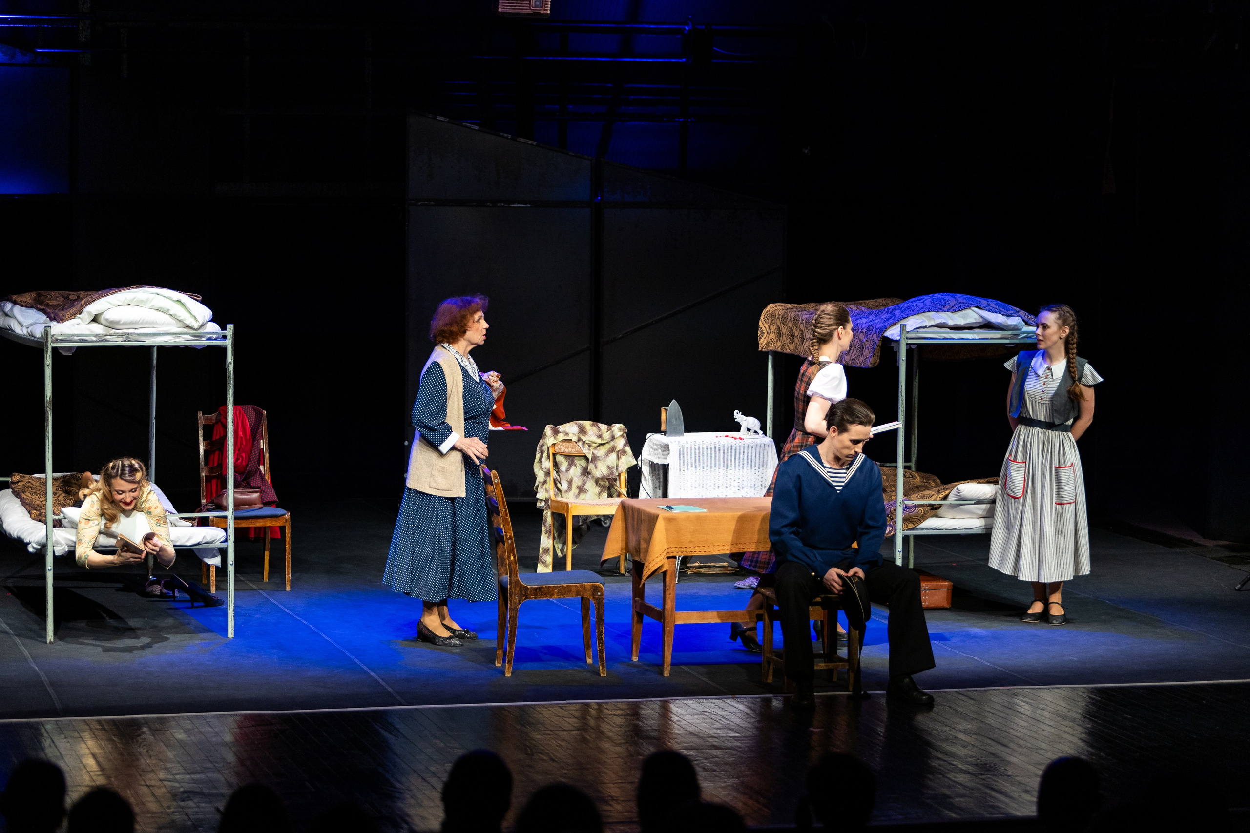 Новый театр «Фабричная девчонка». Профессиональный интерьерный и репортажный фотограф Минск и РБ. Максим Орлов