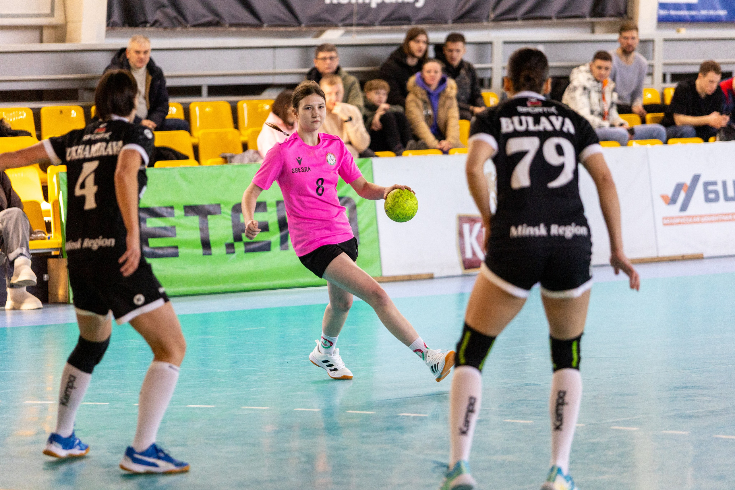 Женский гандбол. Лучшие кадры. БНТУ — Звезда. 08.02.2025. Профессиональный интерьерный и репортажный фотограф Минск и РБ. Максим Орлов