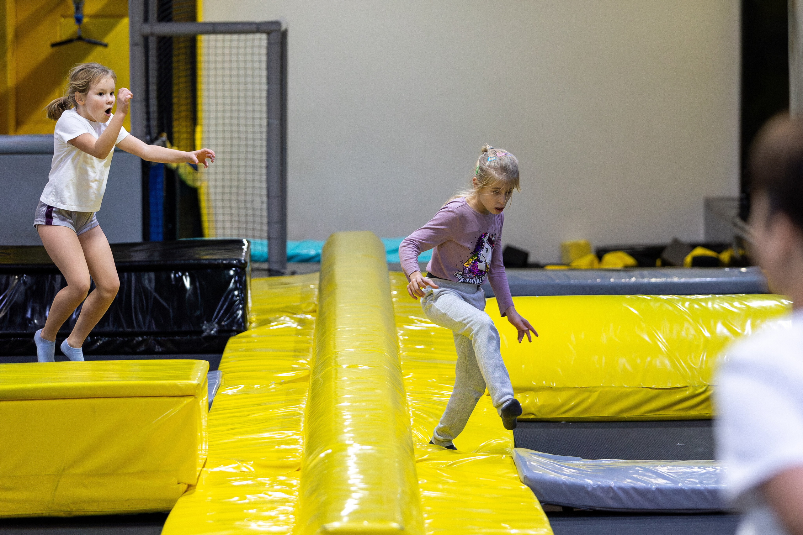 ДР Влада (батутная арена). Профессиональный интерьерный и репортажный фотограф Минск и РБ. Максим Орлов