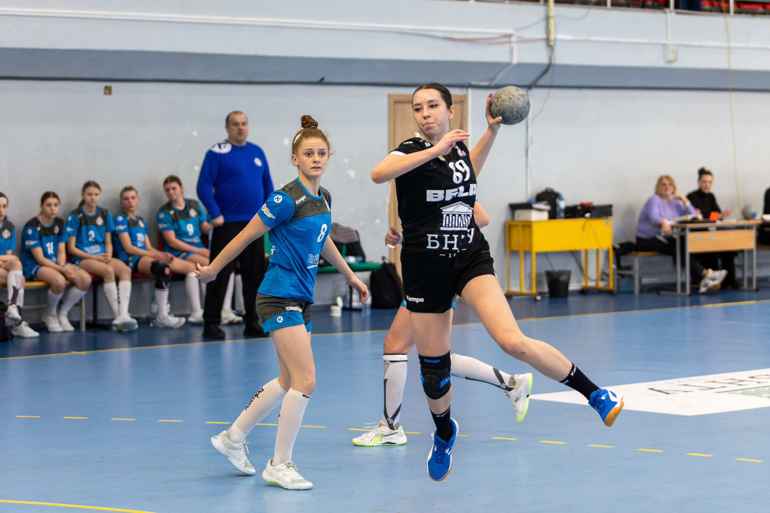 Гандбол. Лучшие кадры. БНТУ — Витебчанка. Профессиональный интерьерный и репортажный фотограф Минск и РБ. Максим Орлов