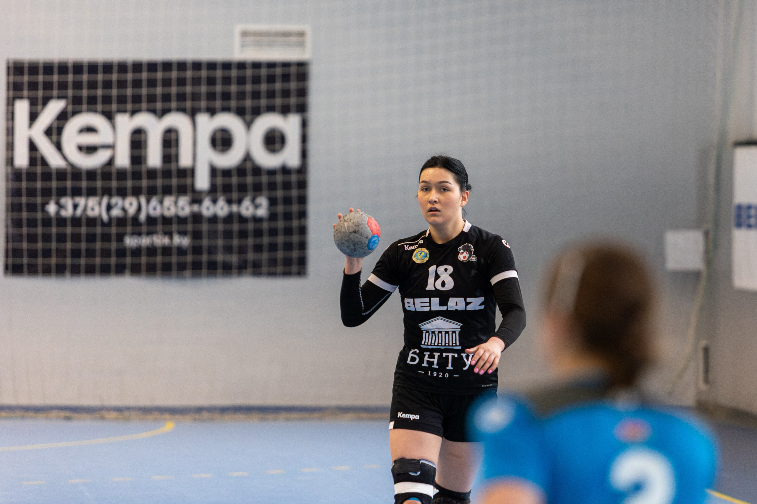 Гандбол. Лучшие кадры. БНТУ — Витебчанка. Профессиональный интерьерный и репортажный фотограф Минск и РБ. Максим Орлов