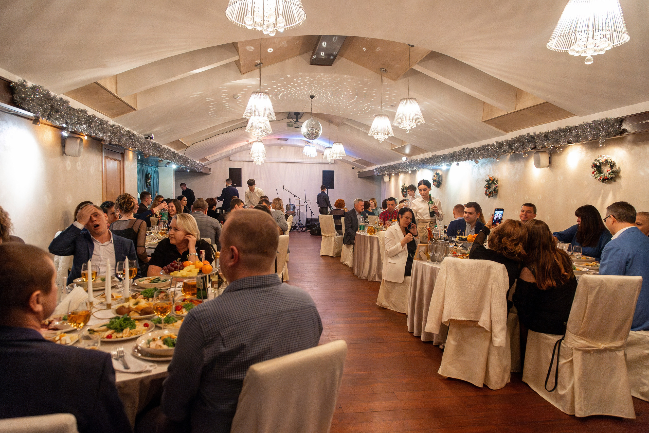 Новогодний корпоратив. Профессиональный интерьерный и репортажный фотограф Минск и РБ. Максим Орлов