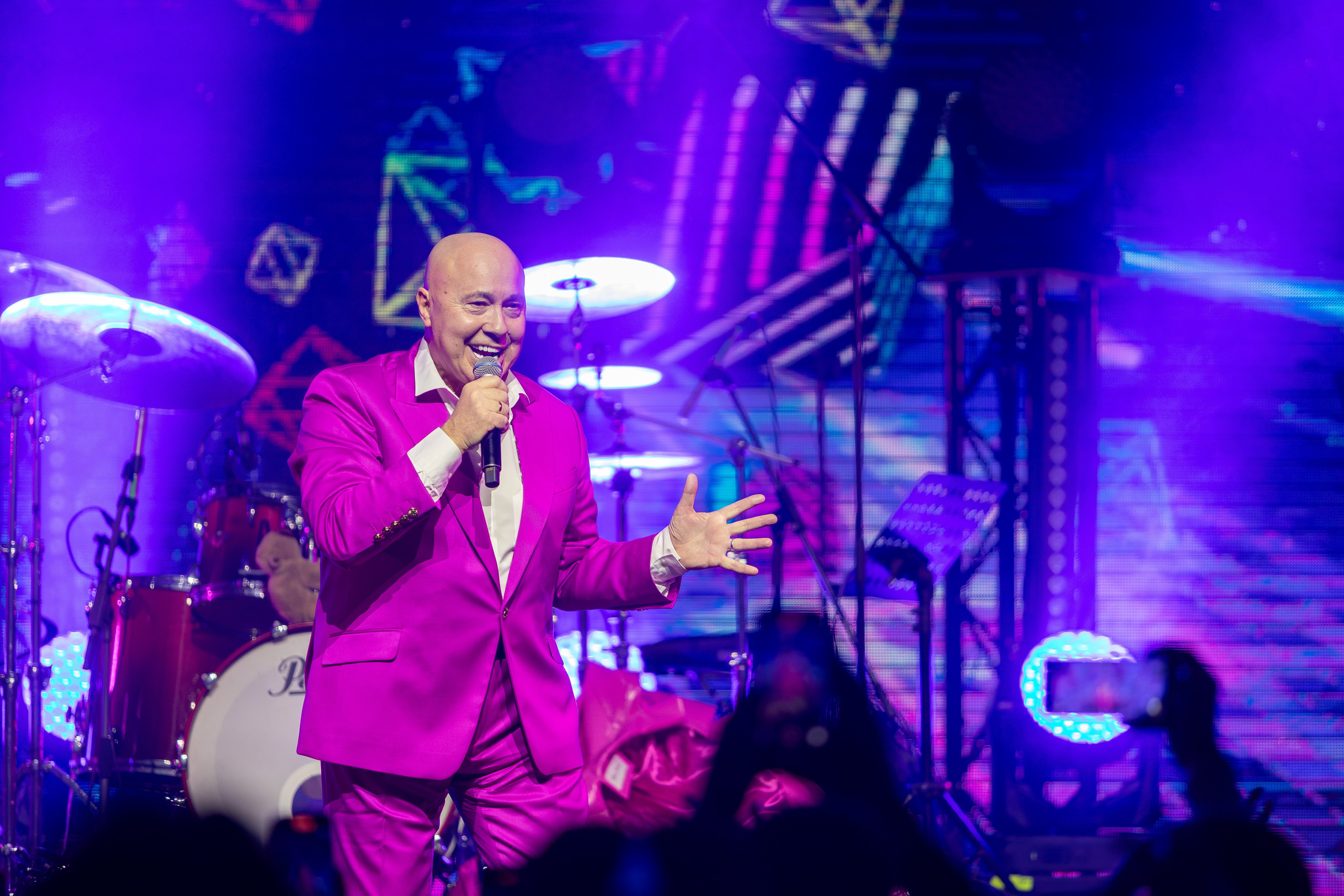 Концерт Насти Кравченко. Профессиональный интерьерный и репортажный фотограф Минск и РБ. Максим Орлов