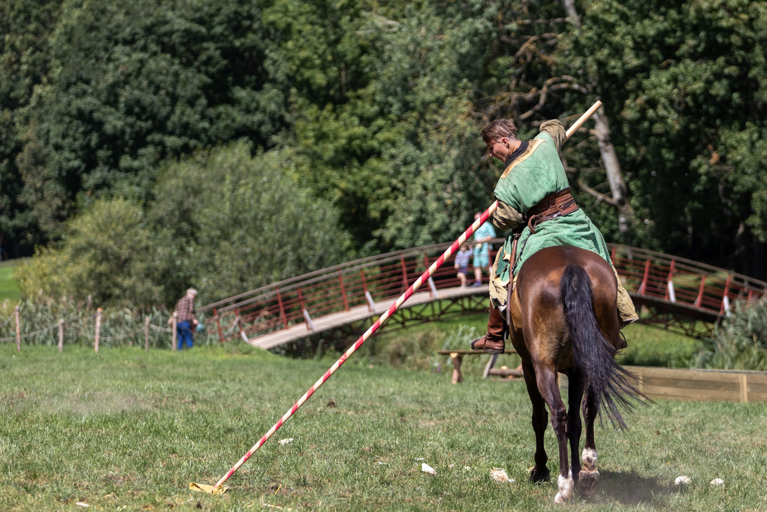 Ежегодный фестиваль средневековья в Дукоре. Профессиональный интерьерный и репортажный фотограф Минск и РБ. Максим Орлов