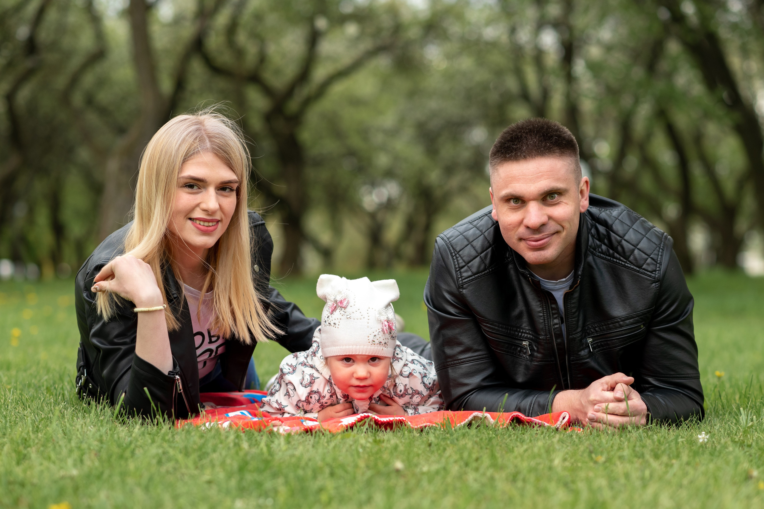 Олег, Каролина и Стефания. Профессиональный интерьерный и репортажный фотограф Минск и РБ. Максим Орлов