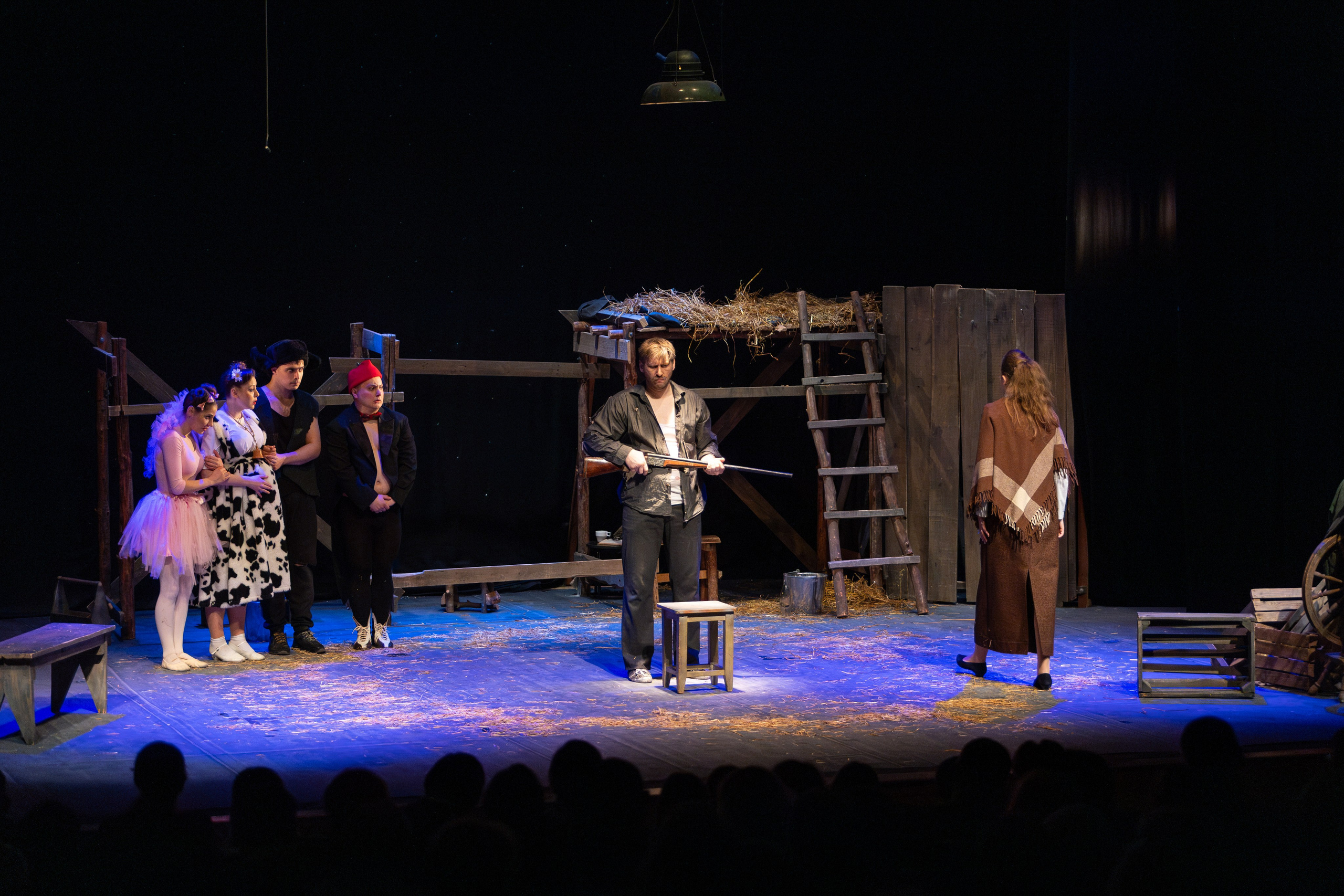 Театр белорусской армии «Очень простая история». Профессиональный интерьерный и репортажный фотограф Минск и РБ. Максим Орлов