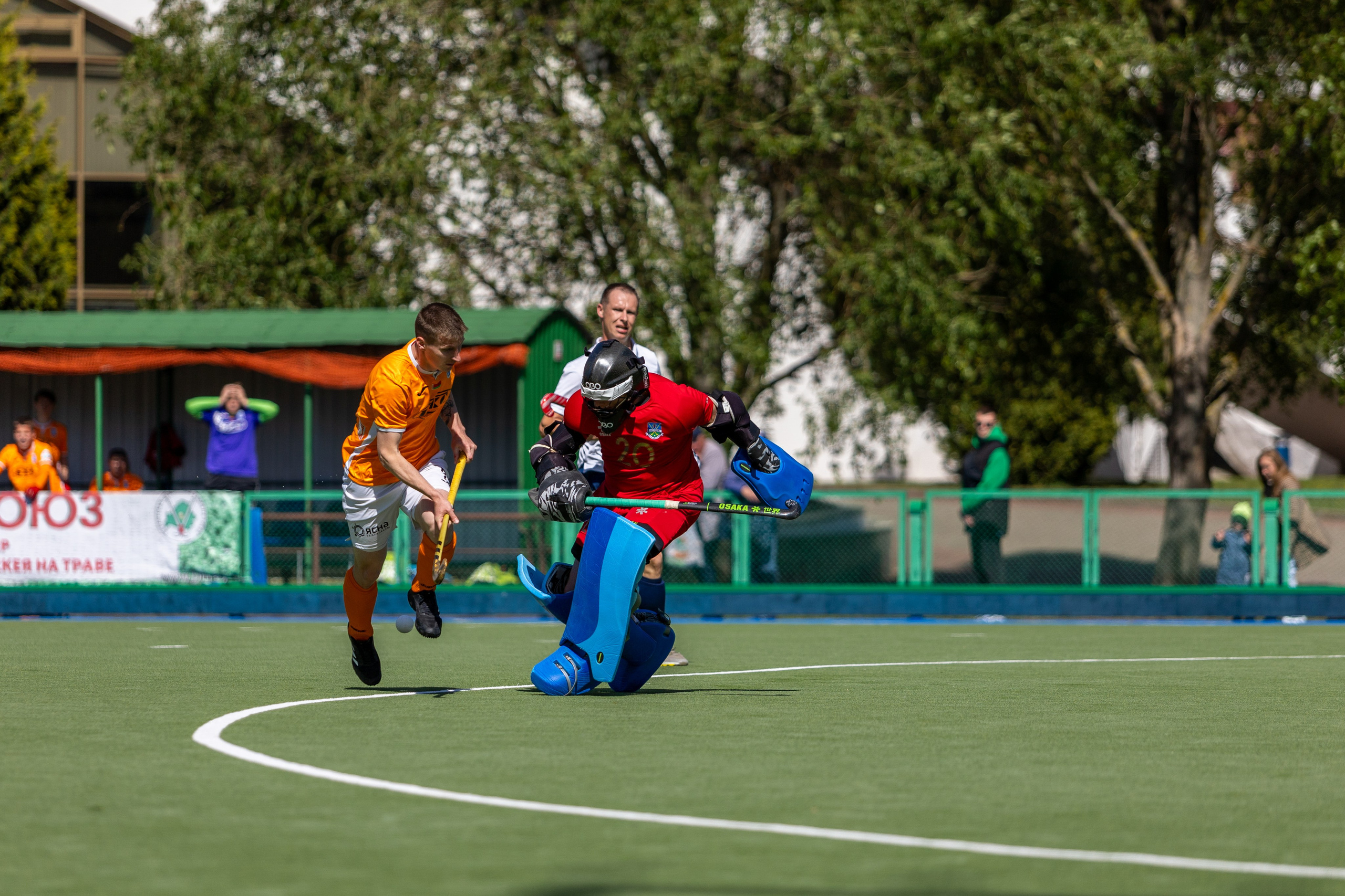 Хоккей на траве. ХК Минск — СК Строитель 12.05.2024. Профессиональный интерьерный и репортажный фотограф Минск и РБ. Максим Орлов