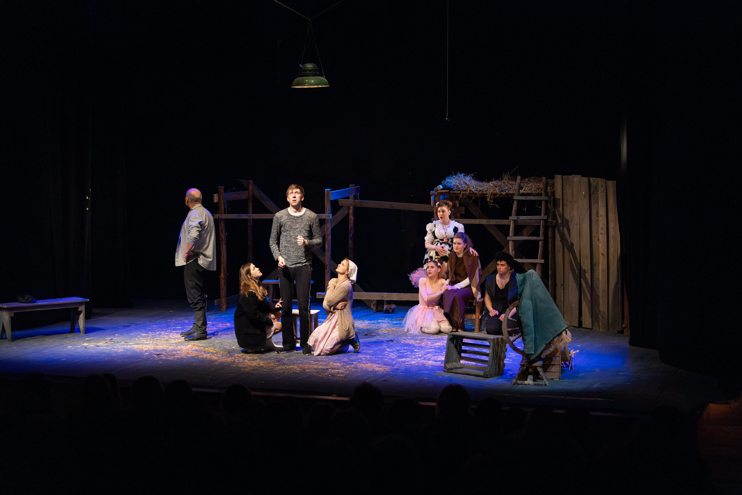 Театр белорусской армии «Очень простая история». Профессиональный интерьерный и репортажный фотограф Минск и РБ. Максим Орлов