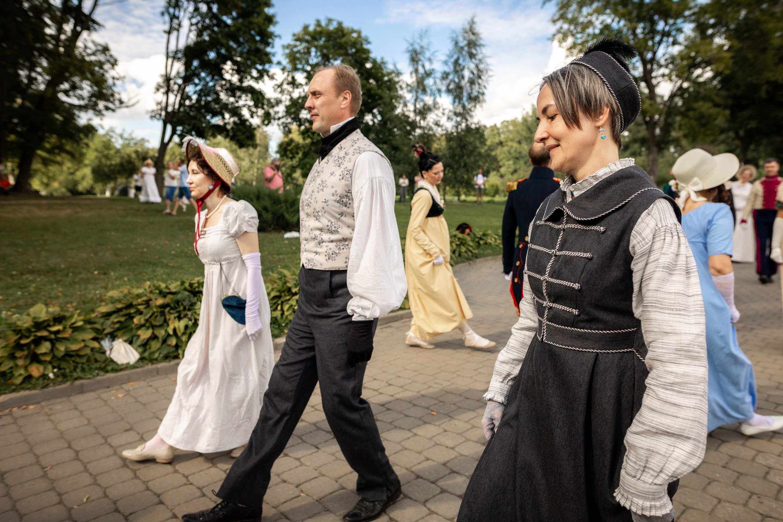 Пикник начала 19 века. Профессиональный интерьерный и репортажный фотограф Минск и РБ. Максим Орлов
