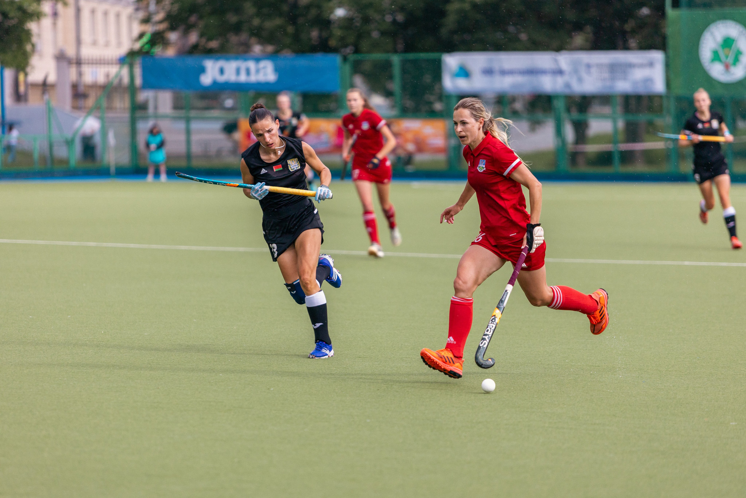 Хоккей на траве. Девушки. ХК Минск — ХК Виктория (Смолевичи) 10.06.2024. Профессиональный интерьерный и репортажный фотограф Минск и РБ. Максим Орлов