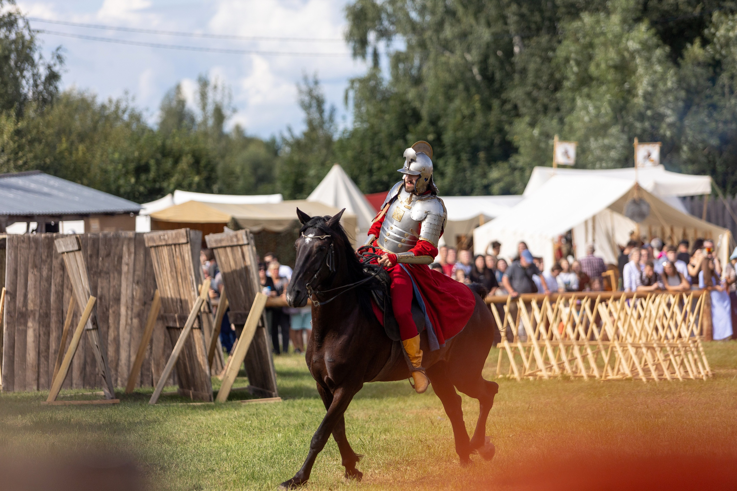 Рыцарский фест. Мстиславль. Профессиональный интерьерный и репортажный фотограф Минск и РБ. Максим Орлов