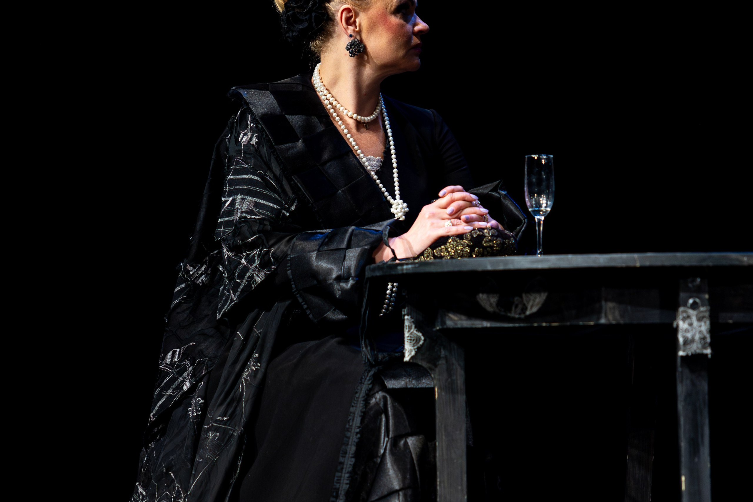 Новый театр «Я вещь». Профессиональный интерьерный и репортажный фотограф Минск и РБ. Максим Орлов