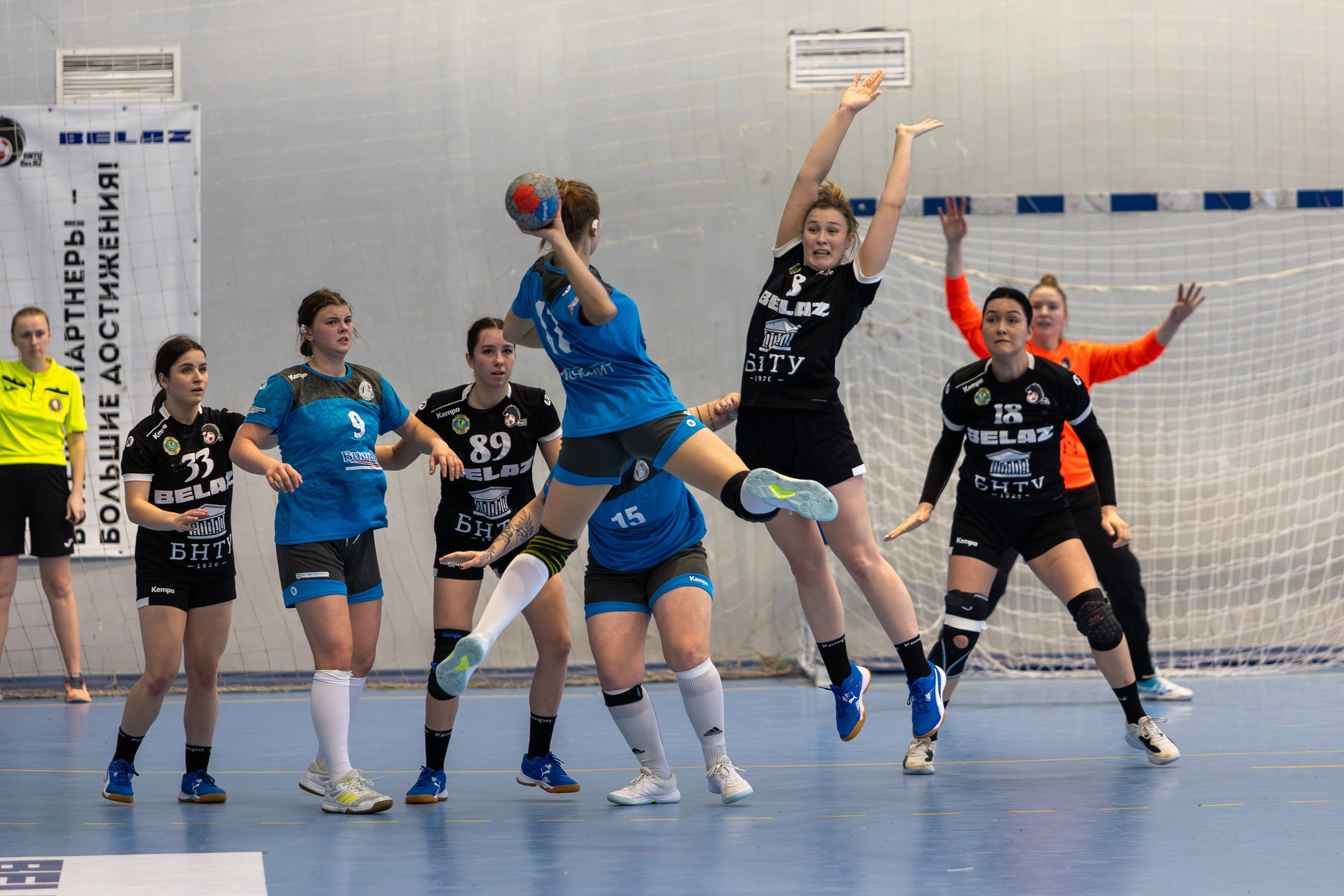 Гандбол. Лучшие кадры. БНТУ — Витебчанка. Профессиональный интерьерный и репортажный фотограф Минск и РБ. Максим Орлов