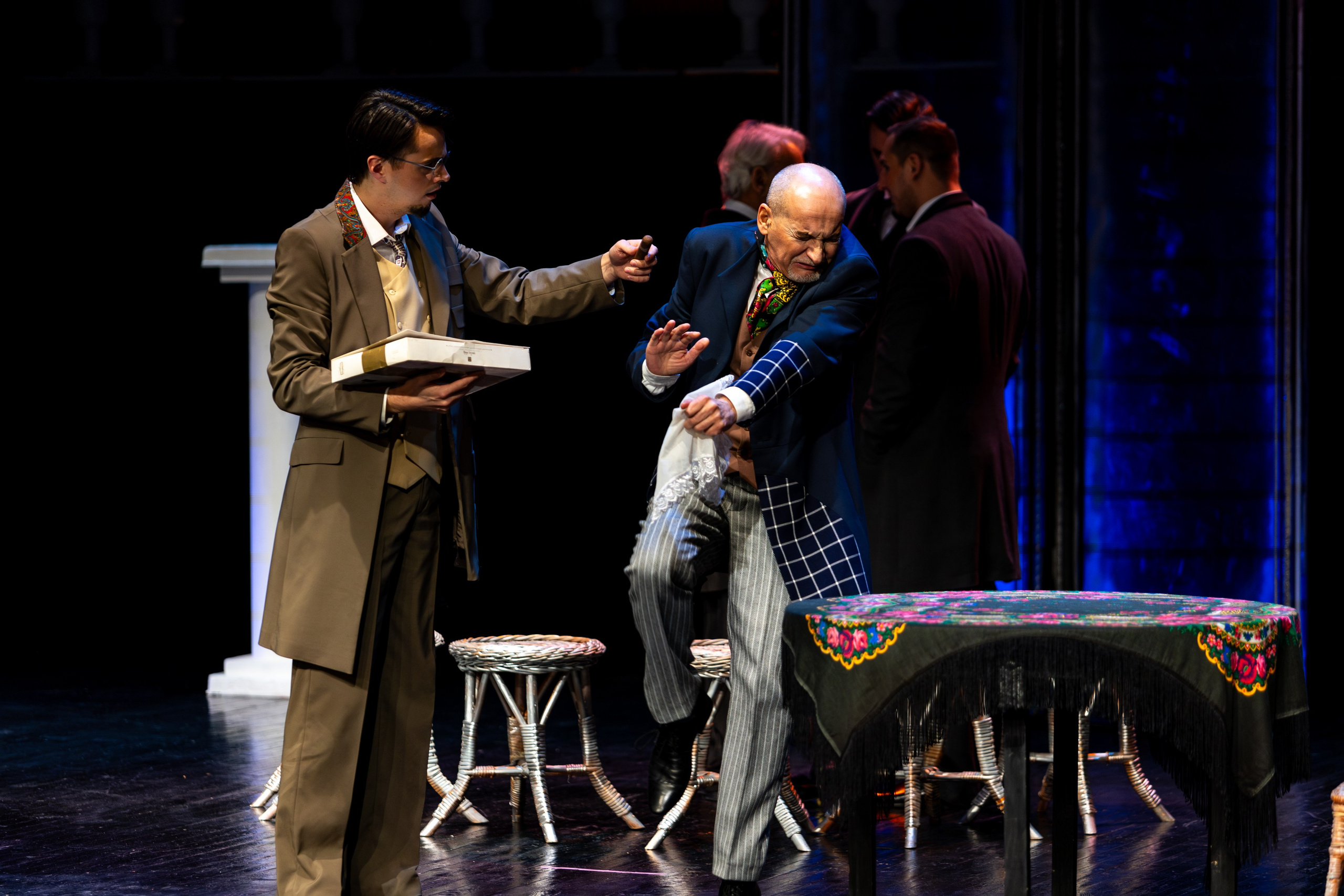 Новый театр «Я вещь». Профессиональный интерьерный и репортажный фотограф Минск и РБ. Максим Орлов