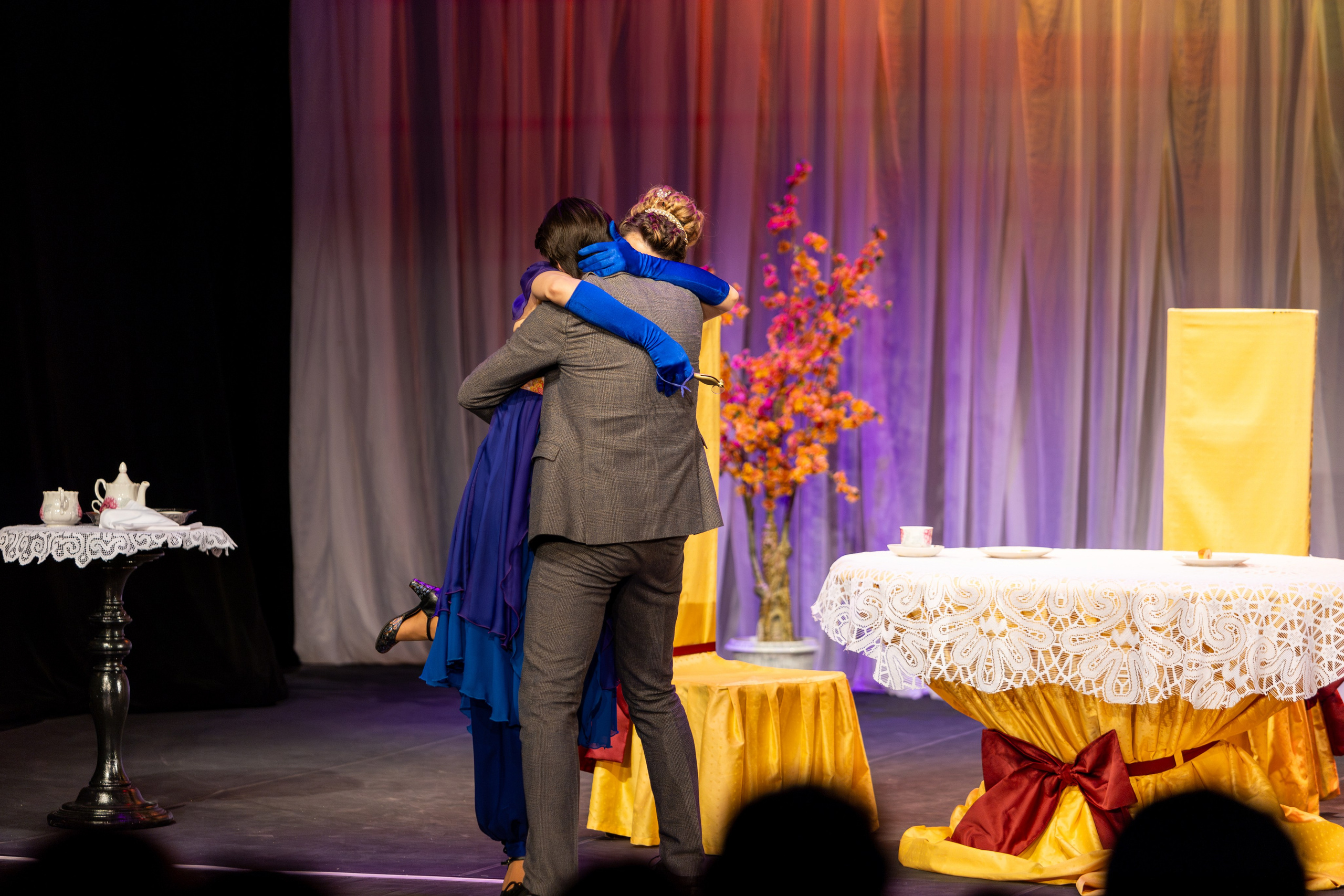 Новый театр «Как важно быть серьезным». Профессиональный интерьерный и репортажный фотограф Минск и РБ. Максим Орлов