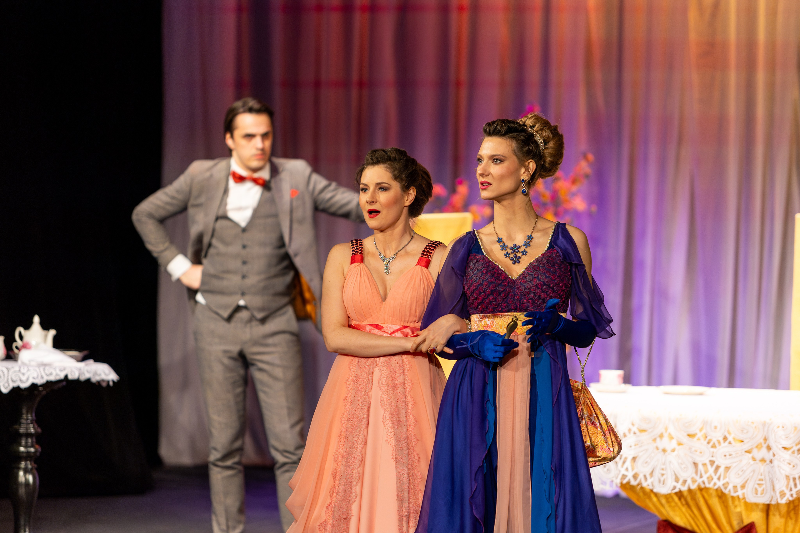 Новый театр «Как важно быть серьезным». Профессиональный интерьерный и репортажный фотограф Минск и РБ. Максим Орлов