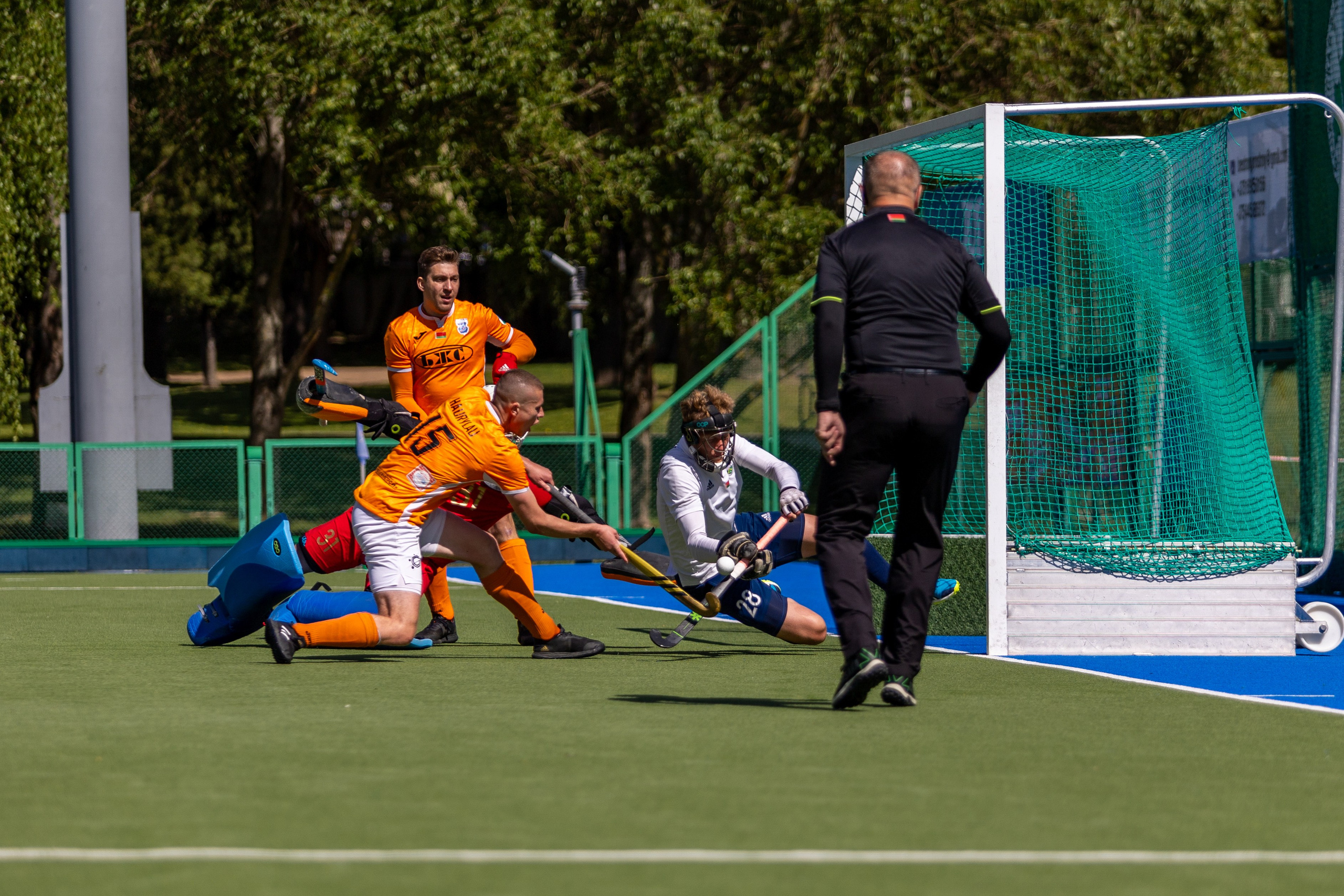 Хоккей на траве. ХК Минск — СК Строитель 12.05.2024. Профессиональный интерьерный и репортажный фотограф Минск и РБ. Максим Орлов