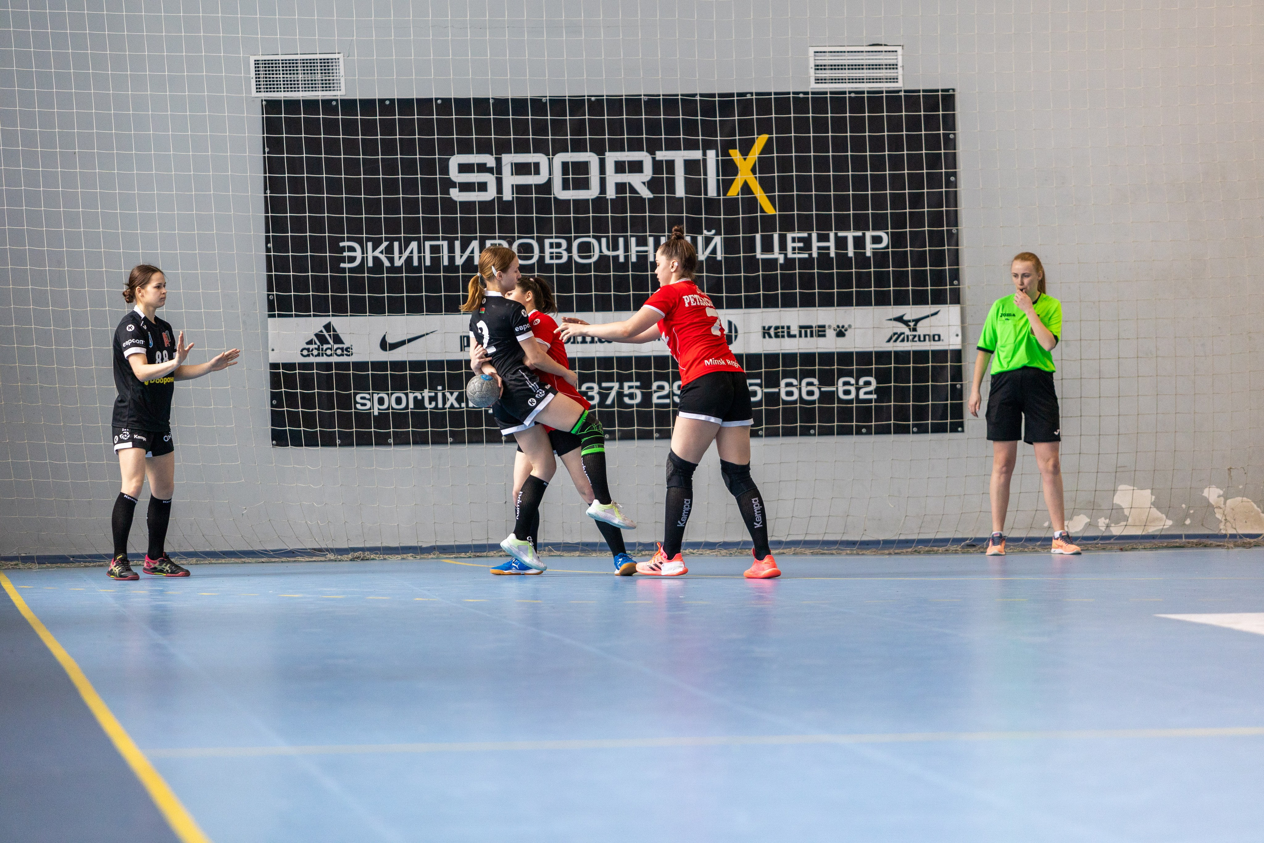 Гандбол. БНТУ — Березина. Профессиональный интерьерный и репортажный фотограф Минск и РБ. Максим Орлов