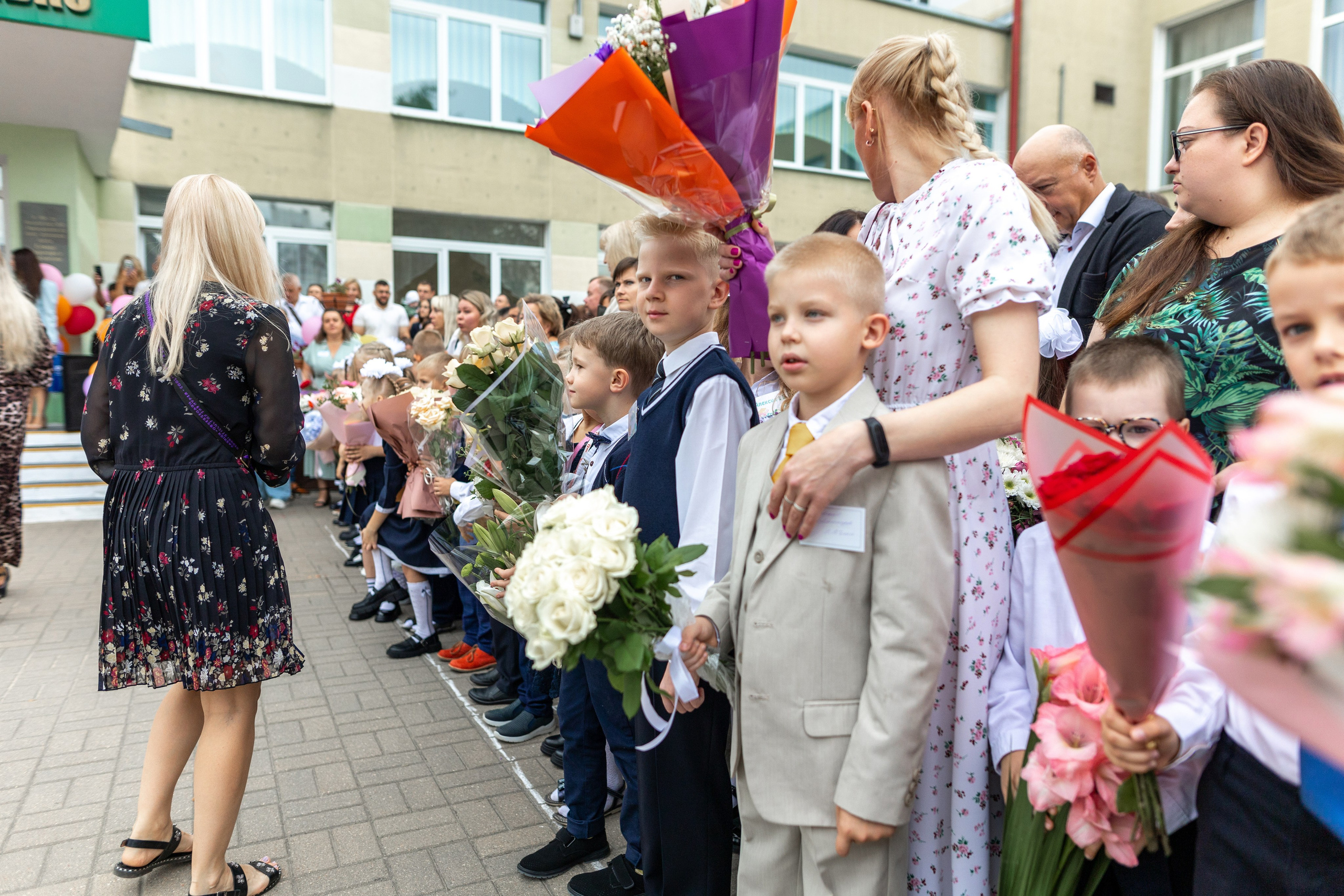 Линейка 1-го сентября. Профессиональный интерьерный и репортажный фотограф Минск и РБ. Максим Орлов