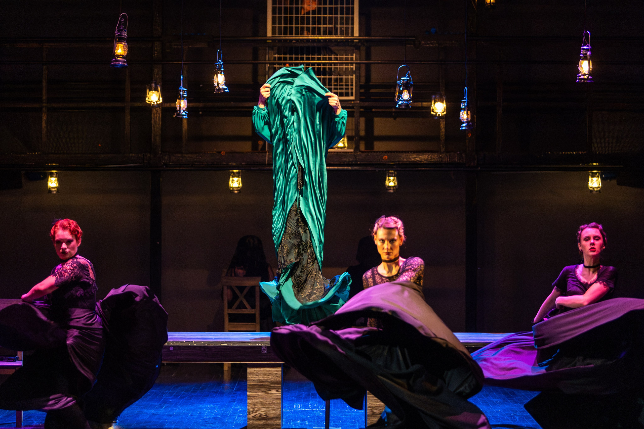 Новый театр «Дом Бернарды Альбы». Профессиональный интерьерный и репортажный фотограф Минск и РБ. Максим Орлов