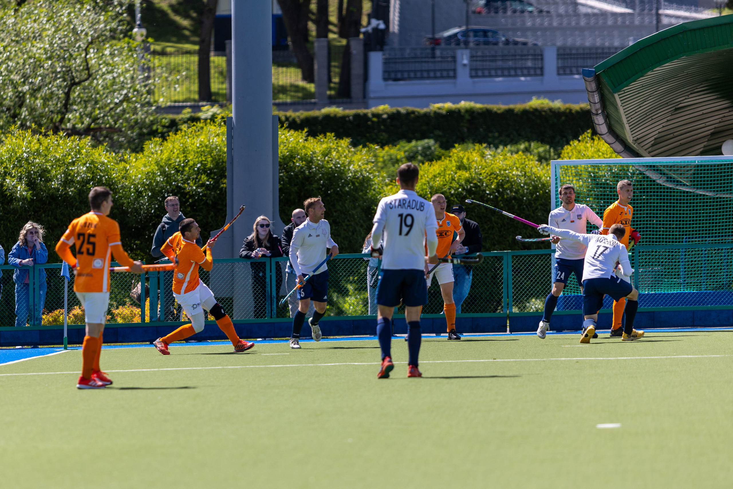 Хоккей на траве. ХК Минск — СК Строитель 12.05.2024. Профессиональный интерьерный и репортажный фотограф Минск и РБ. Максим Орлов