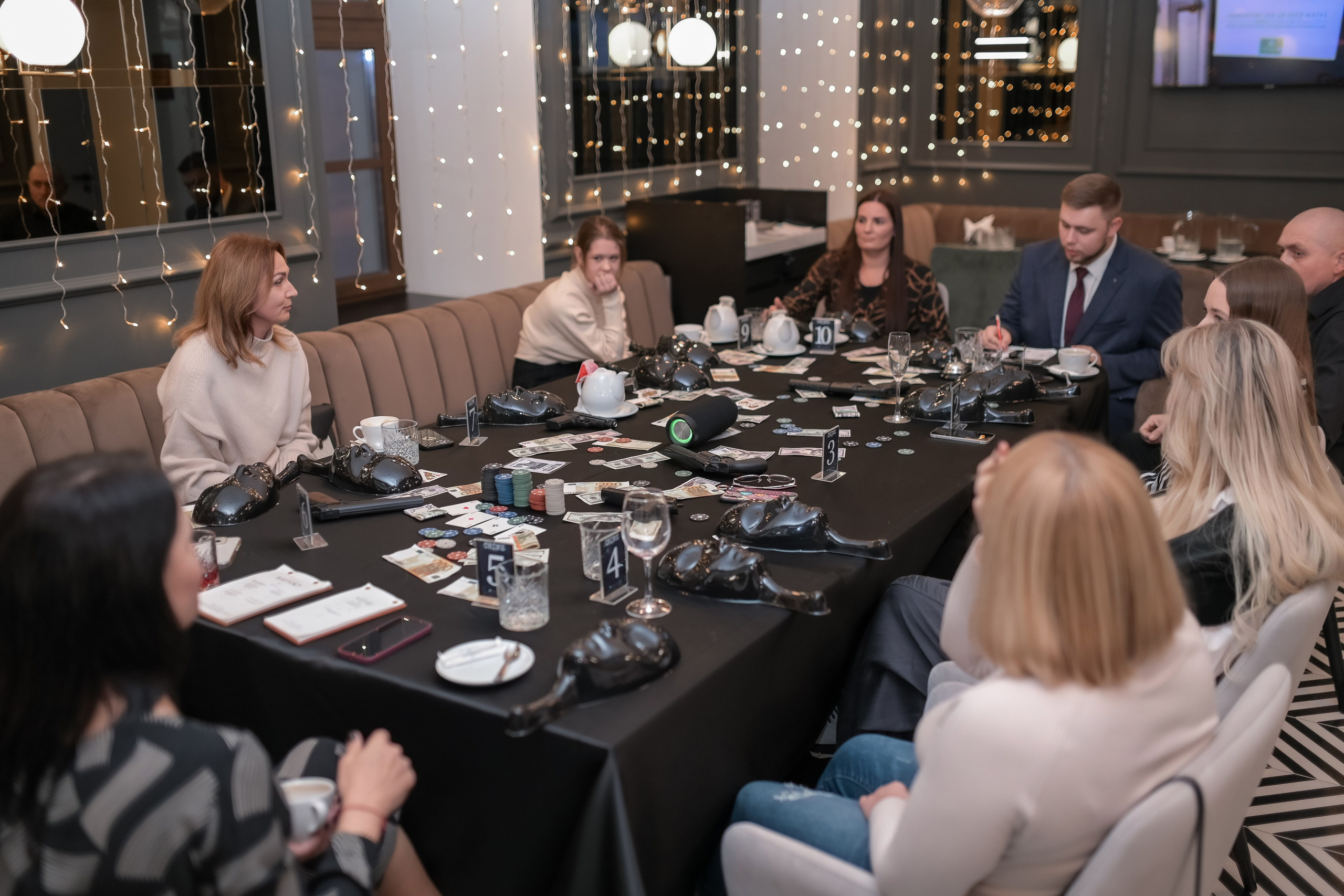 Игра «Мафия». Профессиональный интерьерный и репортажный фотограф Минск и РБ. Максим Орлов