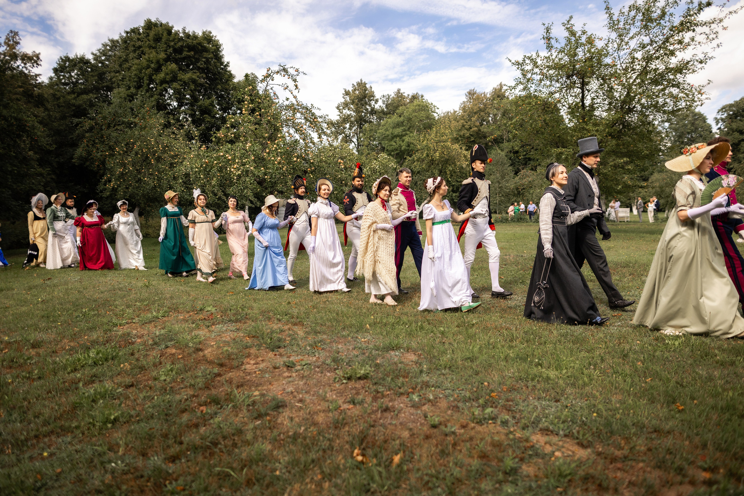 Пикник начала 19 века. Профессиональный интерьерный и репортажный фотограф Минск и РБ. Максим Орлов