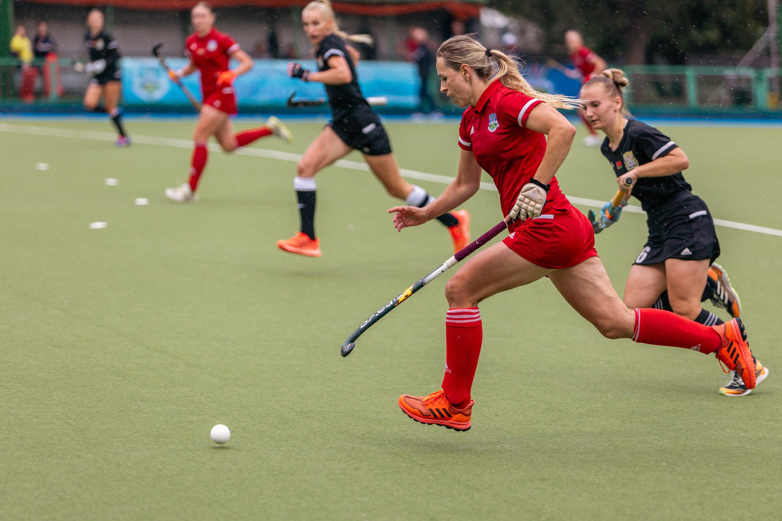 Хоккей на траве. Девушки. ХК Минск — ХК Виктория (Смолевичи) 10.06.2024. Профессиональный интерьерный и репортажный фотограф Минск и РБ. Максим Орлов