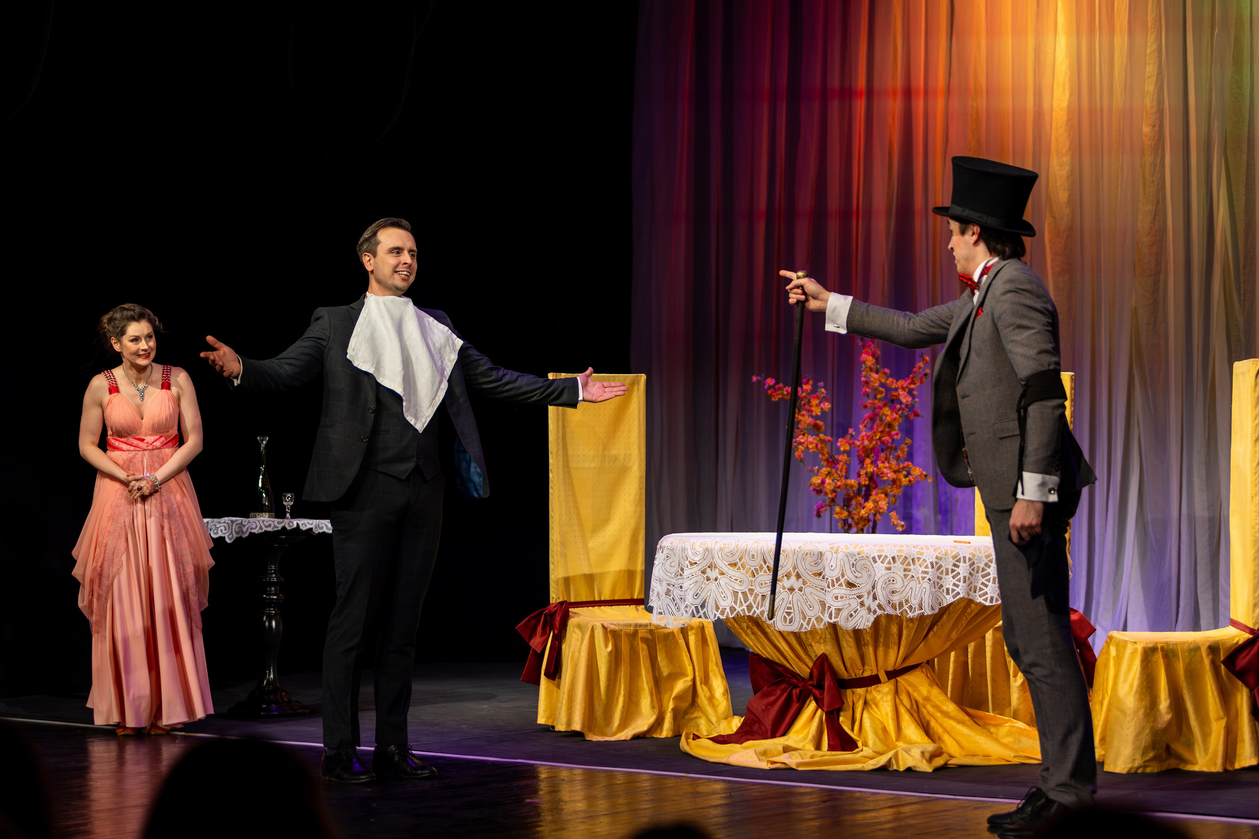 Новый театр «Как важно быть серьезным». Профессиональный интерьерный и репортажный фотограф Минск и РБ. Максим Орлов