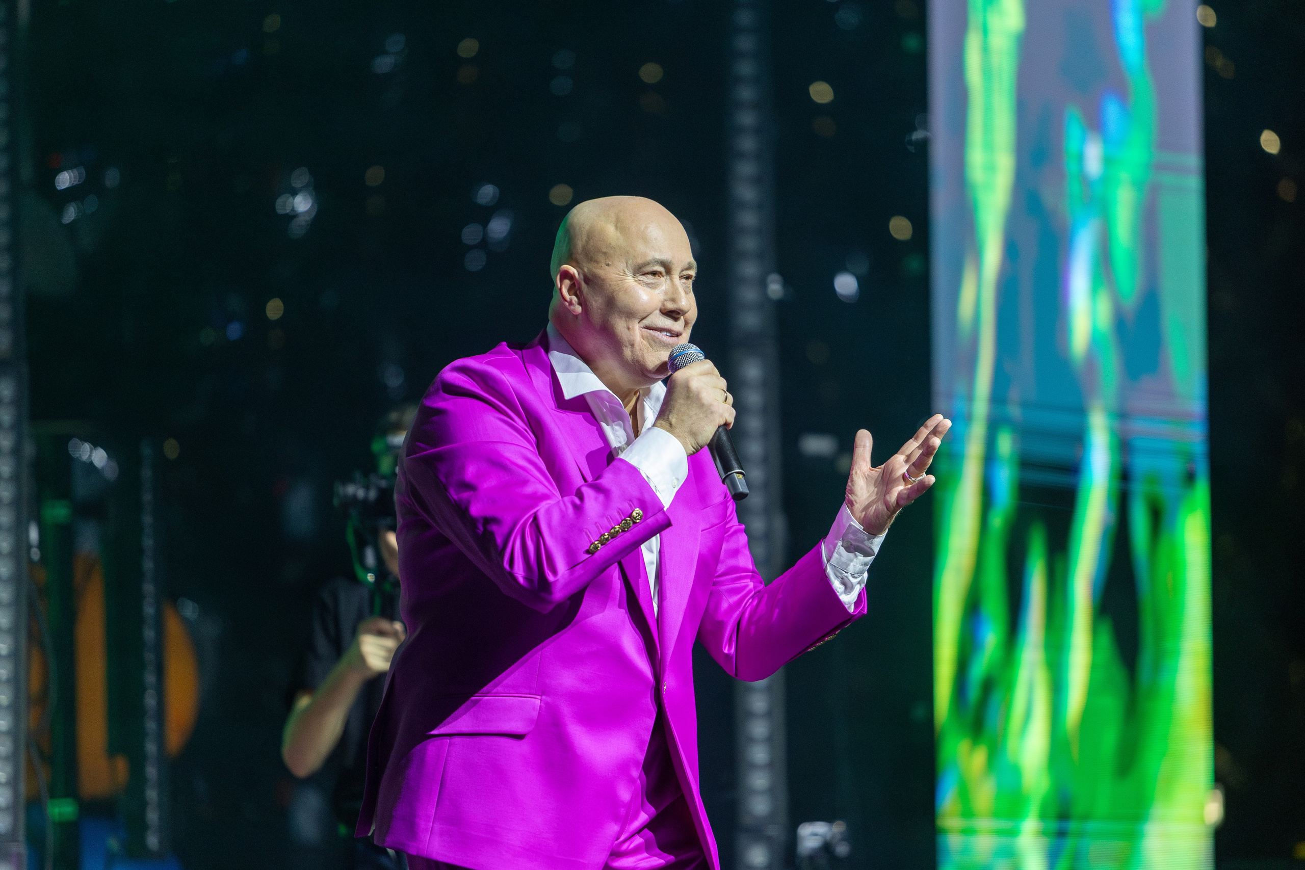 Концерт Насти Кравченко. Профессиональный интерьерный и репортажный фотограф Минск и РБ. Максим Орлов