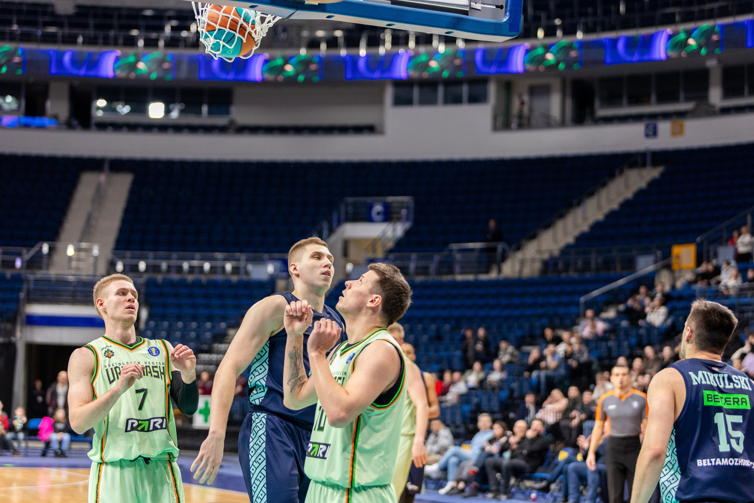 Баскетбол. Лучшие кадры. Минск — Уралмаш 13.02.2024. Профессиональный интерьерный и репортажный фотограф Минск и РБ. Максим Орлов