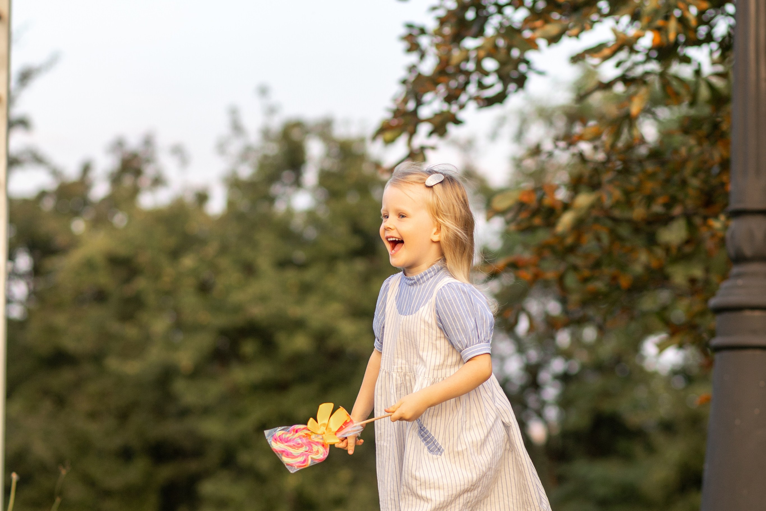 Стеша с мамой. Профессиональный интерьерный и репортажный фотограф Минск и РБ. Максим Орлов