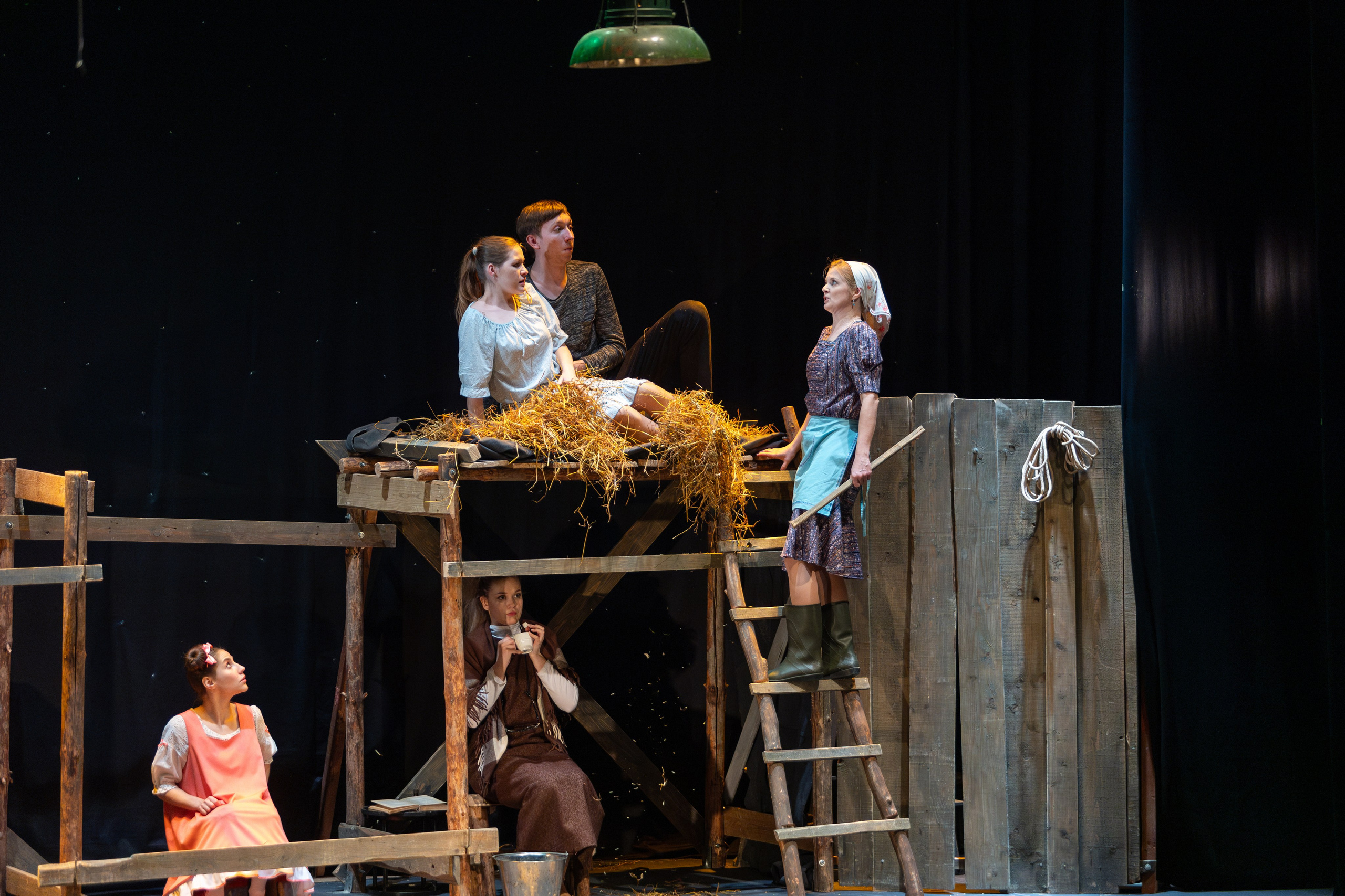 Театр белорусской армии «Очень простая история». Профессиональный интерьерный и репортажный фотограф Минск и РБ. Максим Орлов