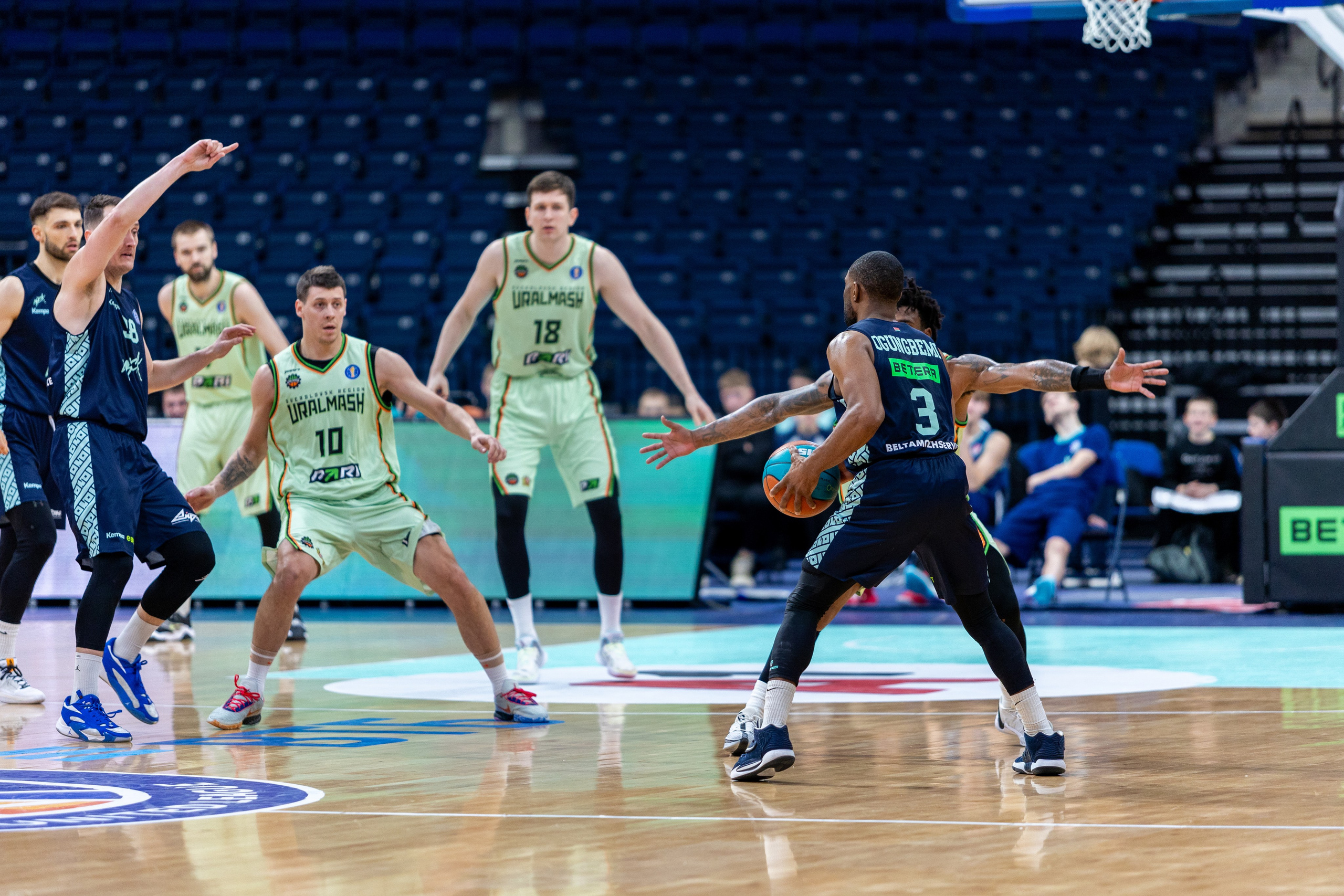 Баскетбол. Лучшие кадры. Минск — Уралмаш 13.02.2024. Профессиональный интерьерный и репортажный фотограф Минск и РБ. Максим Орлов