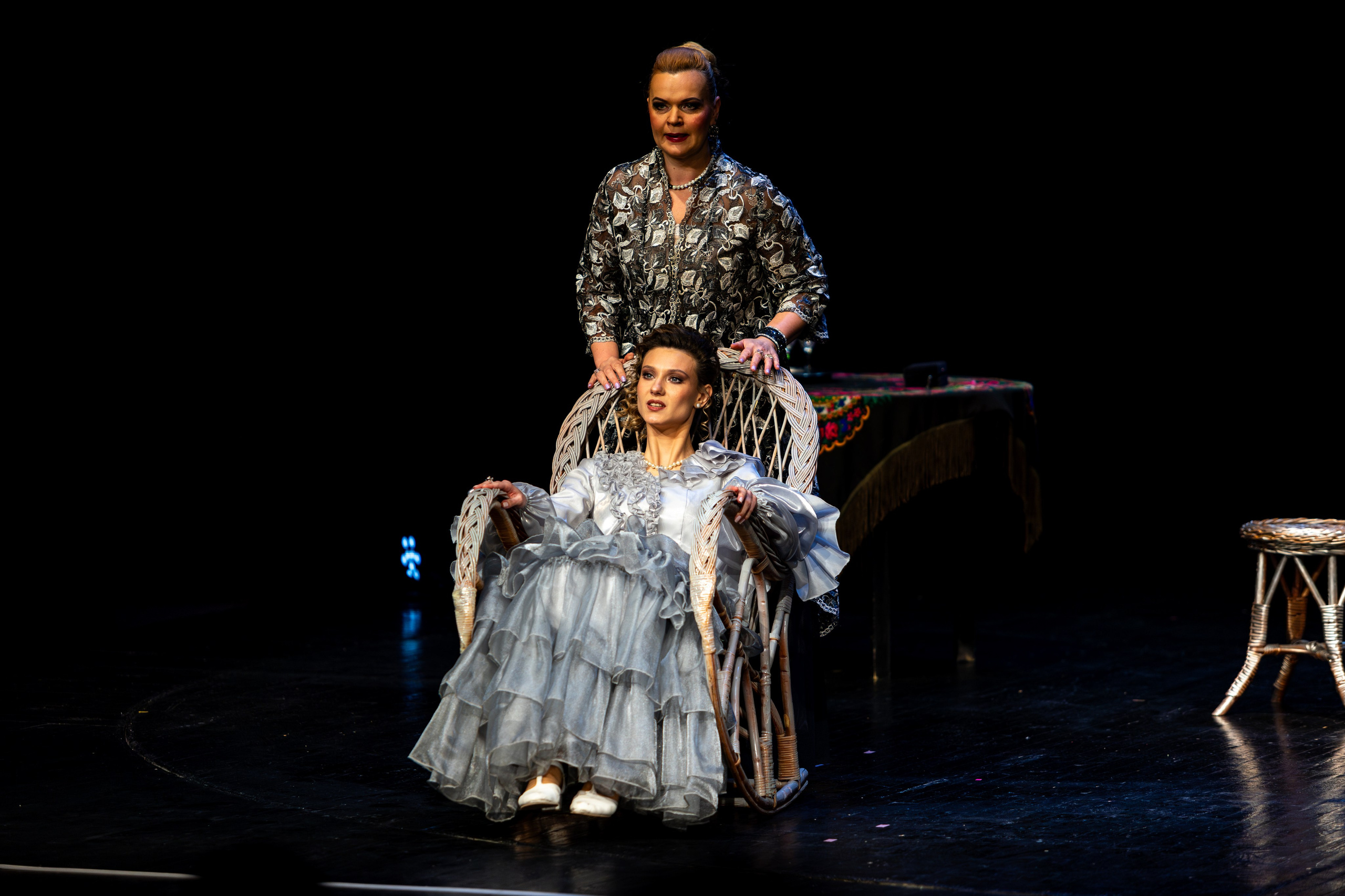 Новый театр «Я вещь». Профессиональный интерьерный и репортажный фотограф Минск и РБ. Максим Орлов