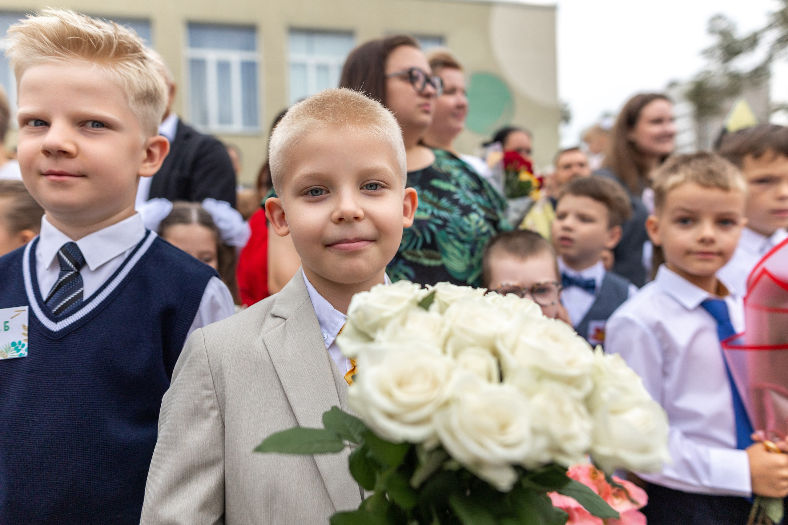 Линейка 1-го сентября. Профессиональный интерьерный и репортажный фотограф Минск и РБ. Максим Орлов
