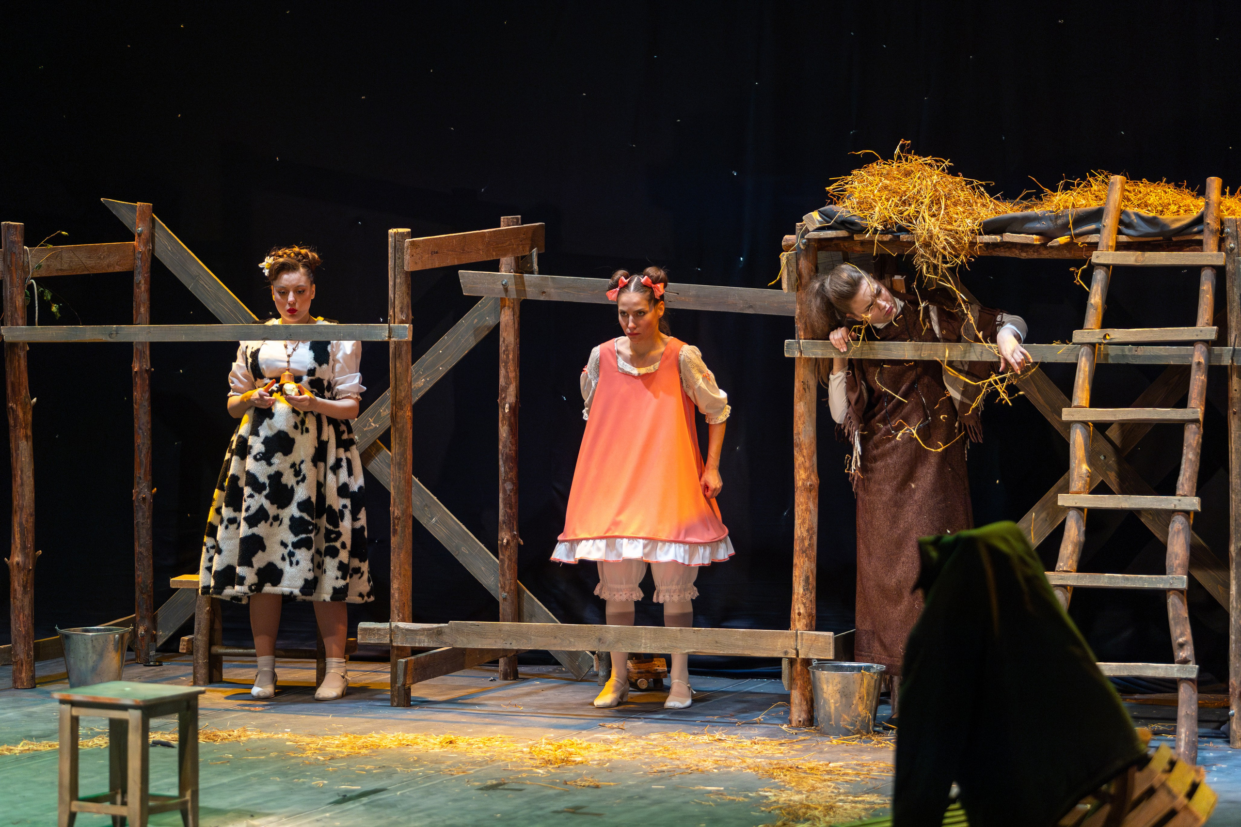 Театр белорусской армии «Очень простая история». Профессиональный интерьерный и репортажный фотограф Минск и РБ. Максим Орлов