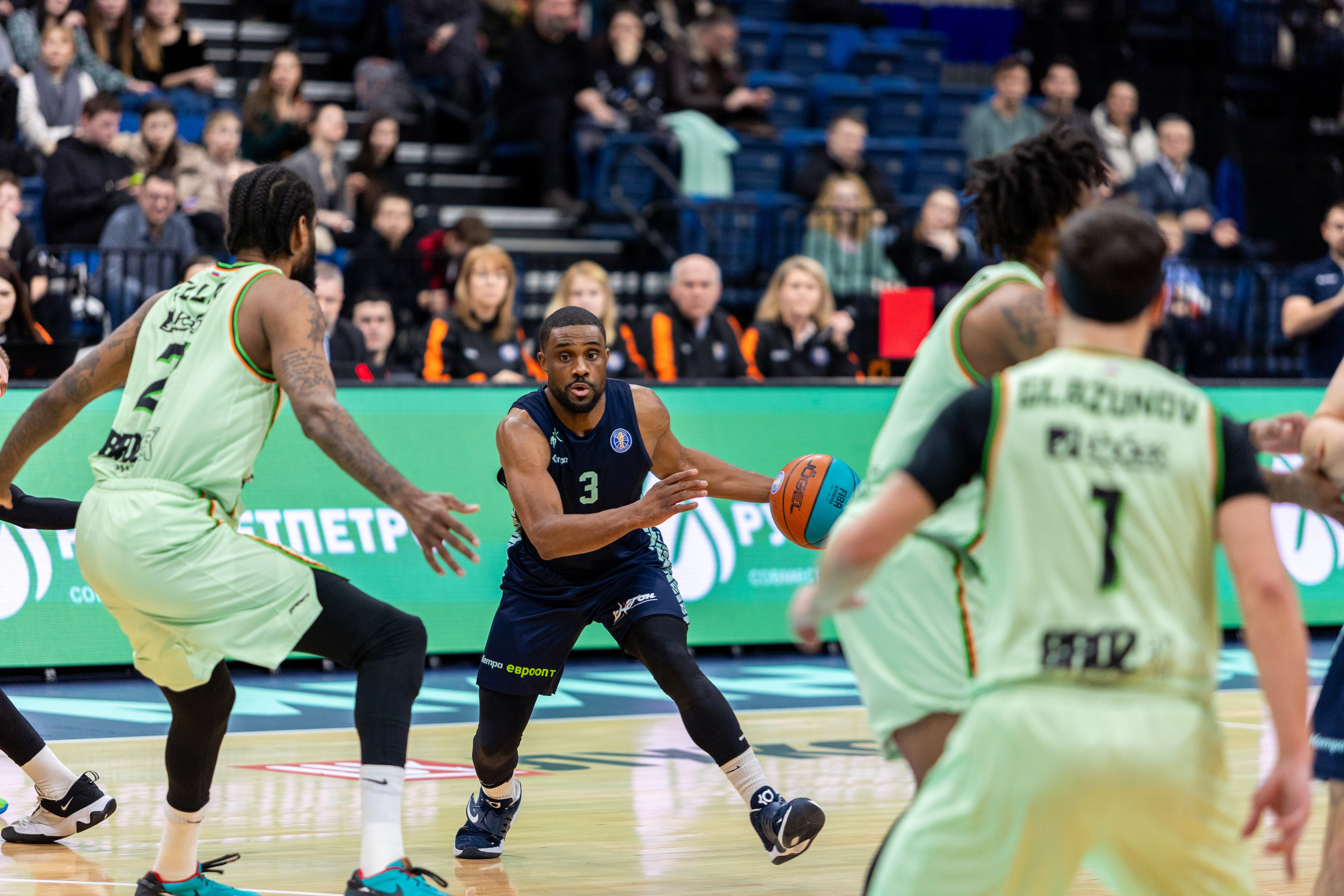 Баскетбол. Лучшие кадры. Минск — Уралмаш 13.02.2024. Профессиональный интерьерный и репортажный фотограф Минск и РБ. Максим Орлов