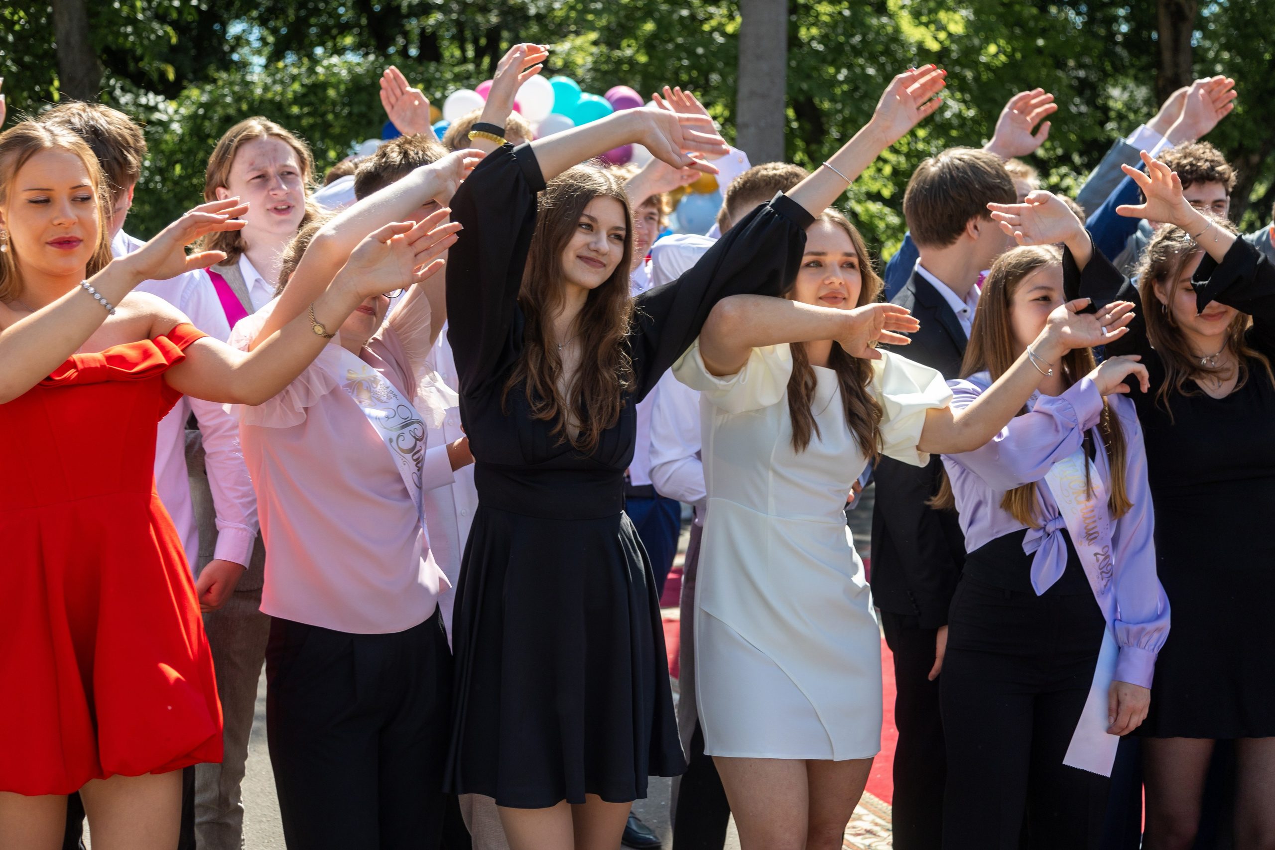 Школа 47. Последний звонок. Профессиональный интерьерный и репортажный фотограф Минск и РБ. Максим Орлов