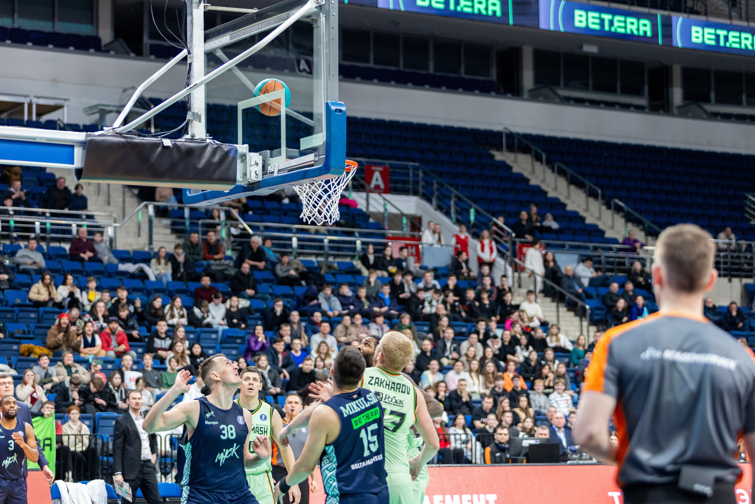 Баскетбол. Лучшие кадры. Минск — Уралмаш 13.02.2024. Профессиональный интерьерный и репортажный фотограф Минск и РБ. Максим Орлов