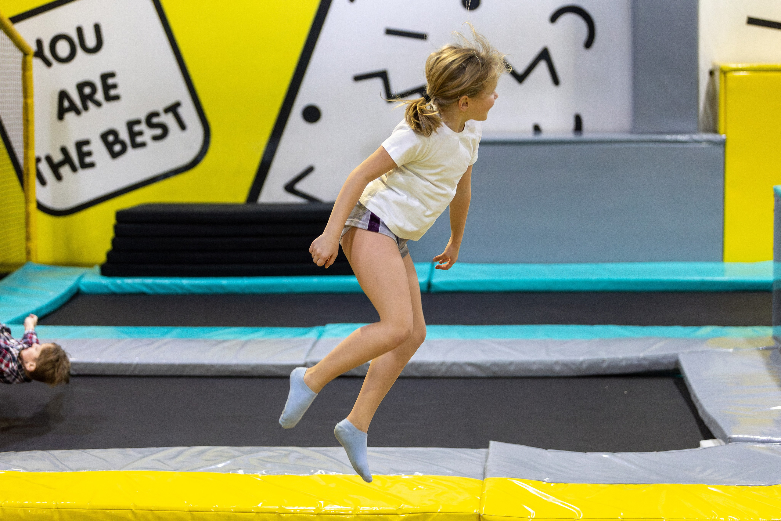 ДР Влада (батутная арена). Профессиональный интерьерный и репортажный фотограф Минск и РБ. Максим Орлов