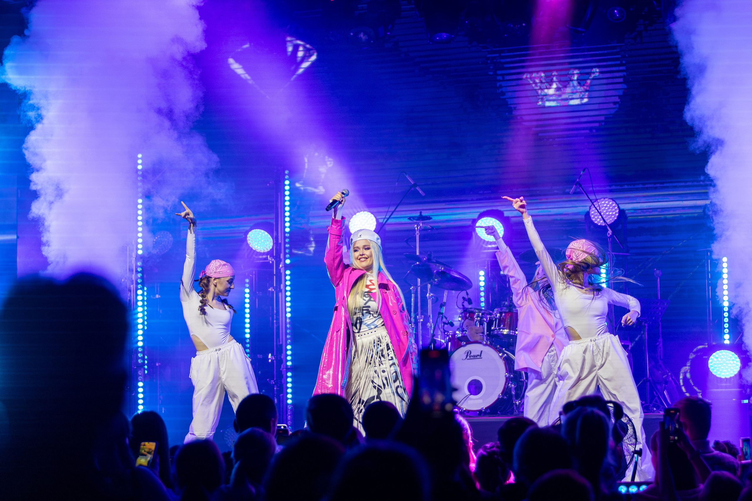 Концерт Насти Кравченко. Профессиональный интерьерный и репортажный фотограф Минск и РБ. Максим Орлов