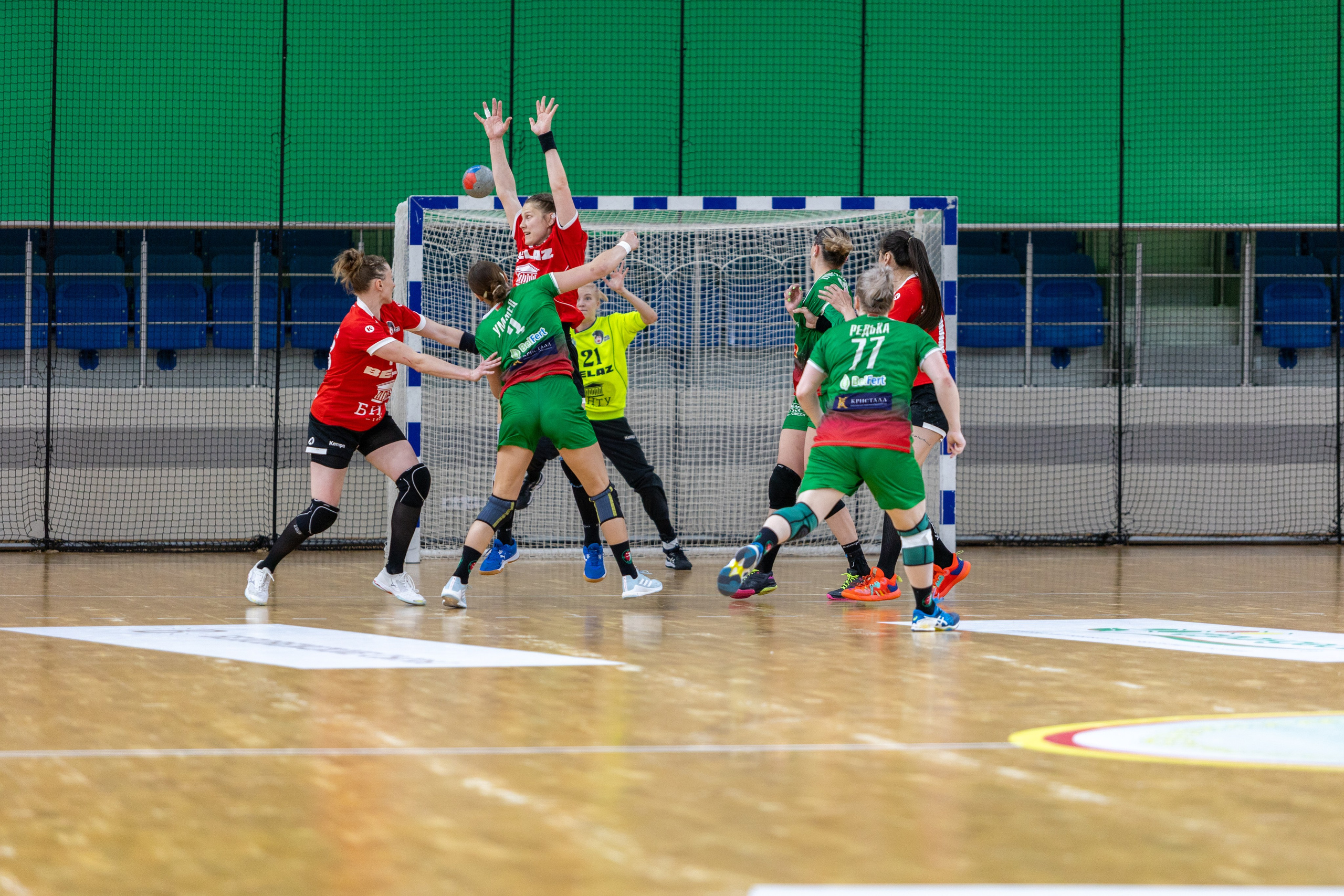 Гандбол. Финал. БНТУ — Гомель. 25.05.2024. Профессиональный интерьерный и репортажный фотограф Минск и РБ. Максим Орлов