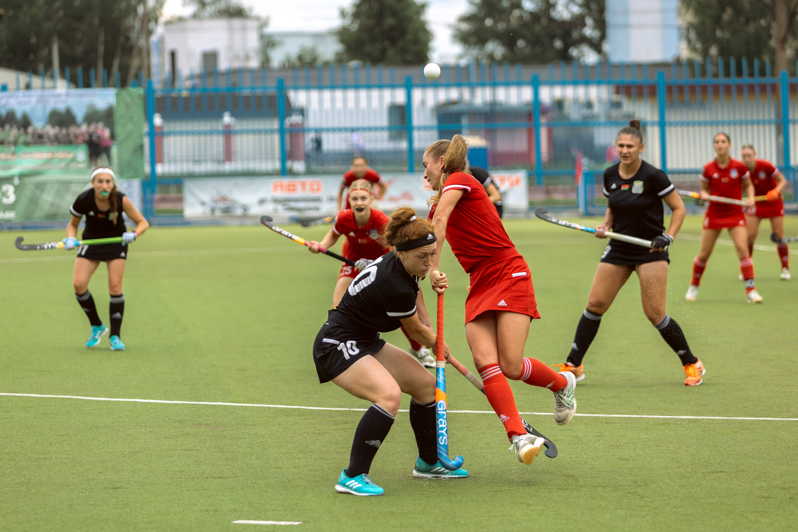 Хоккей на траве. Девушки. Минск — Виктория. 16.06.2024. Профессиональный интерьерный и репортажный фотограф Минск и РБ. Максим Орлов