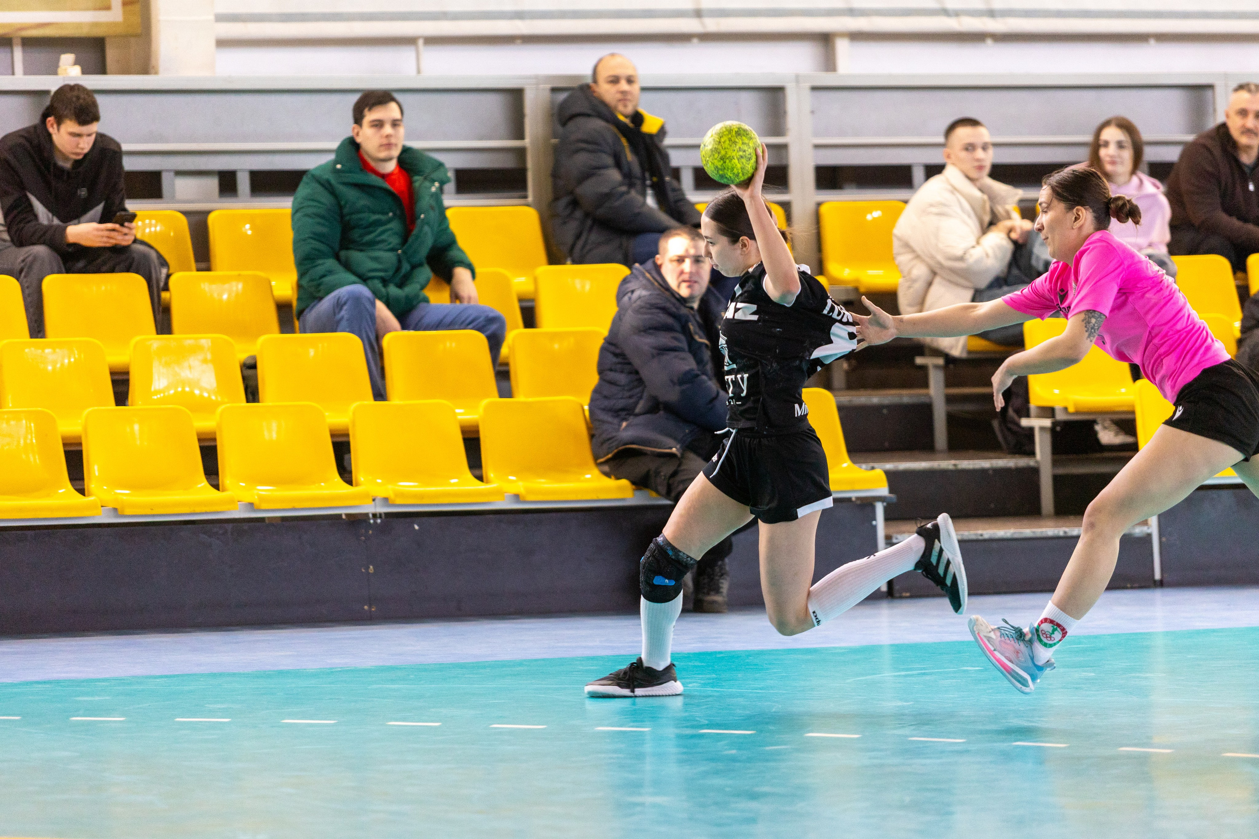 Женский гандбол. Лучшие кадры. БНТУ — Звезда. 08.02.2025. Профессиональный интерьерный и репортажный фотограф Минск и РБ. Максим Орлов