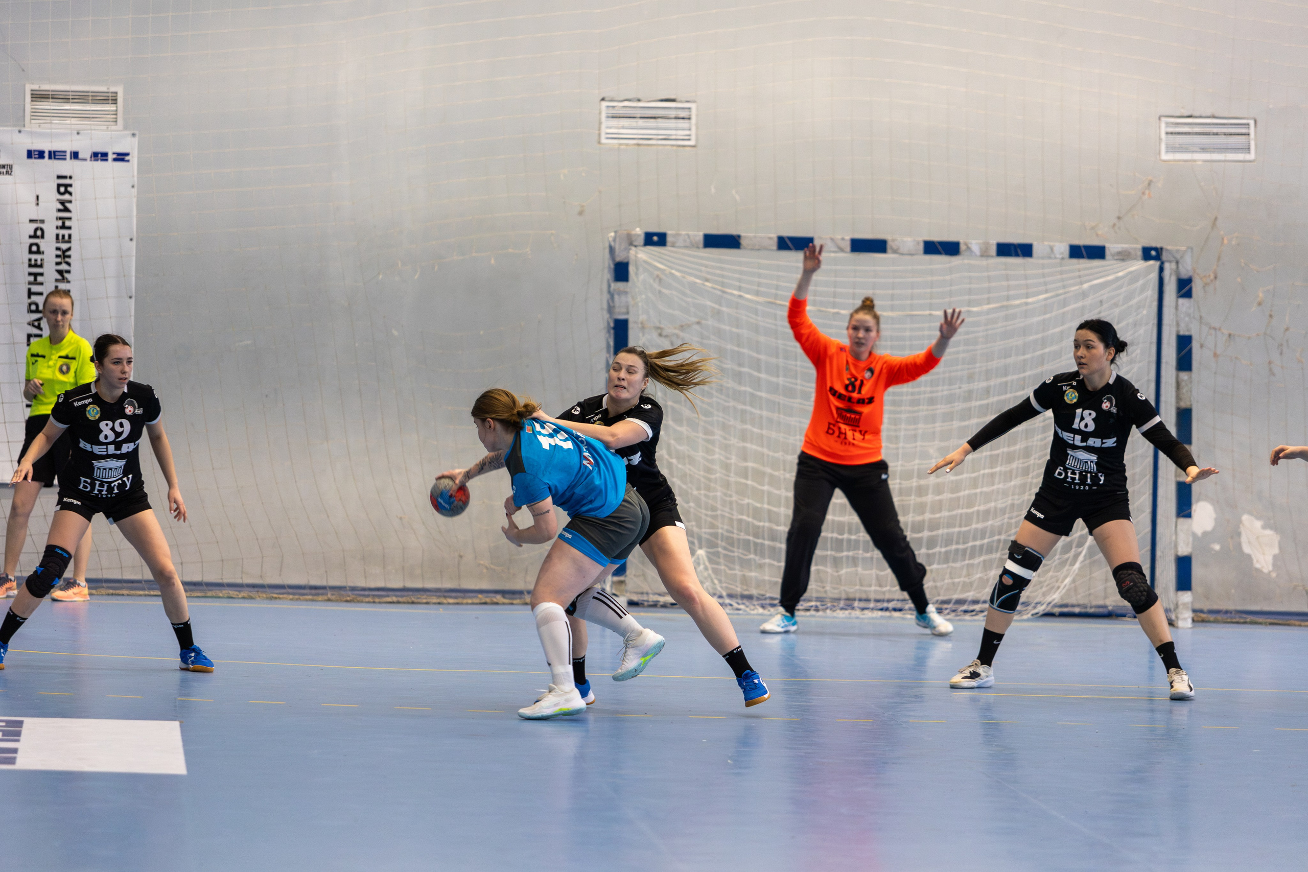 Гандбол. Лучшие кадры. БНТУ — Витебчанка. Профессиональный интерьерный и репортажный фотограф Минск и РБ. Максим Орлов