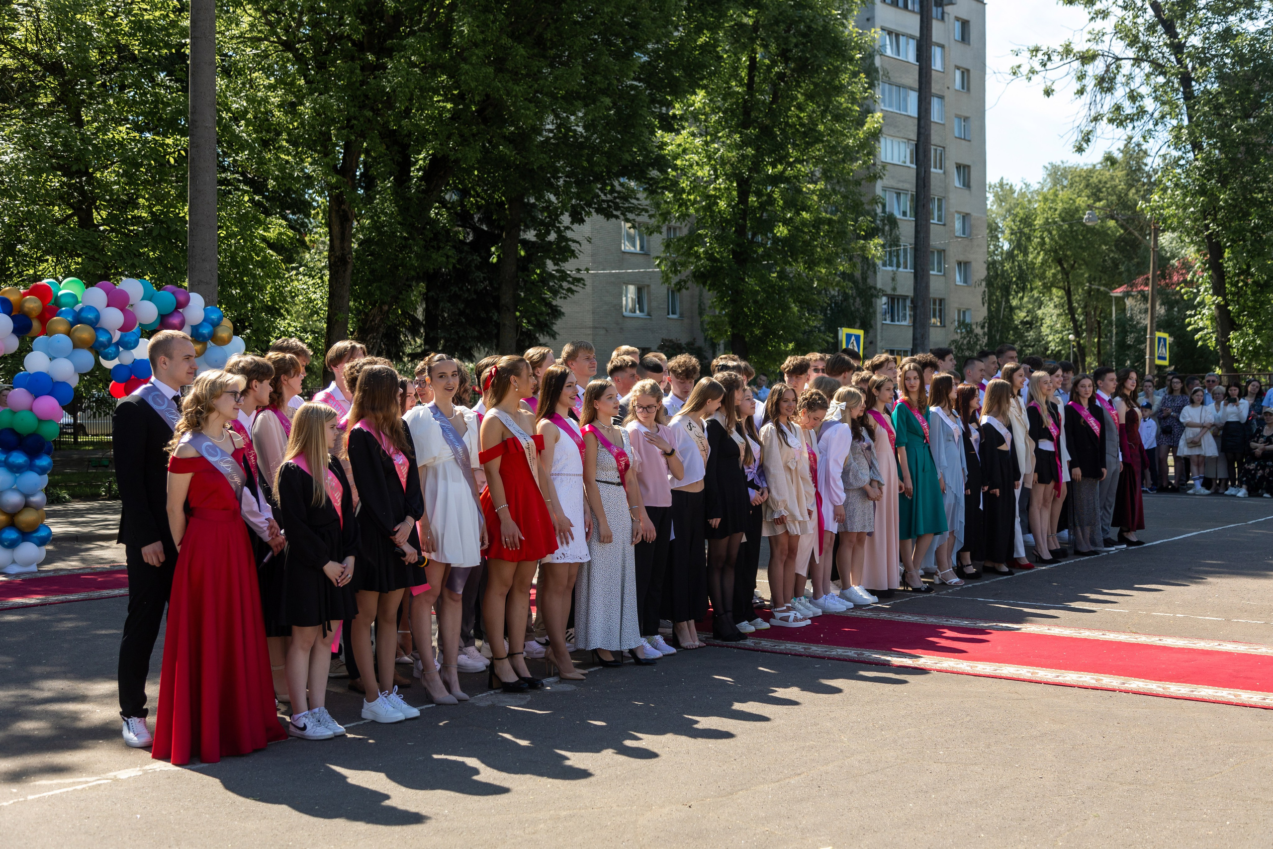 Школа 47. Последний звонок. Профессиональный интерьерный и репортажный фотограф Минск и РБ. Максим Орлов