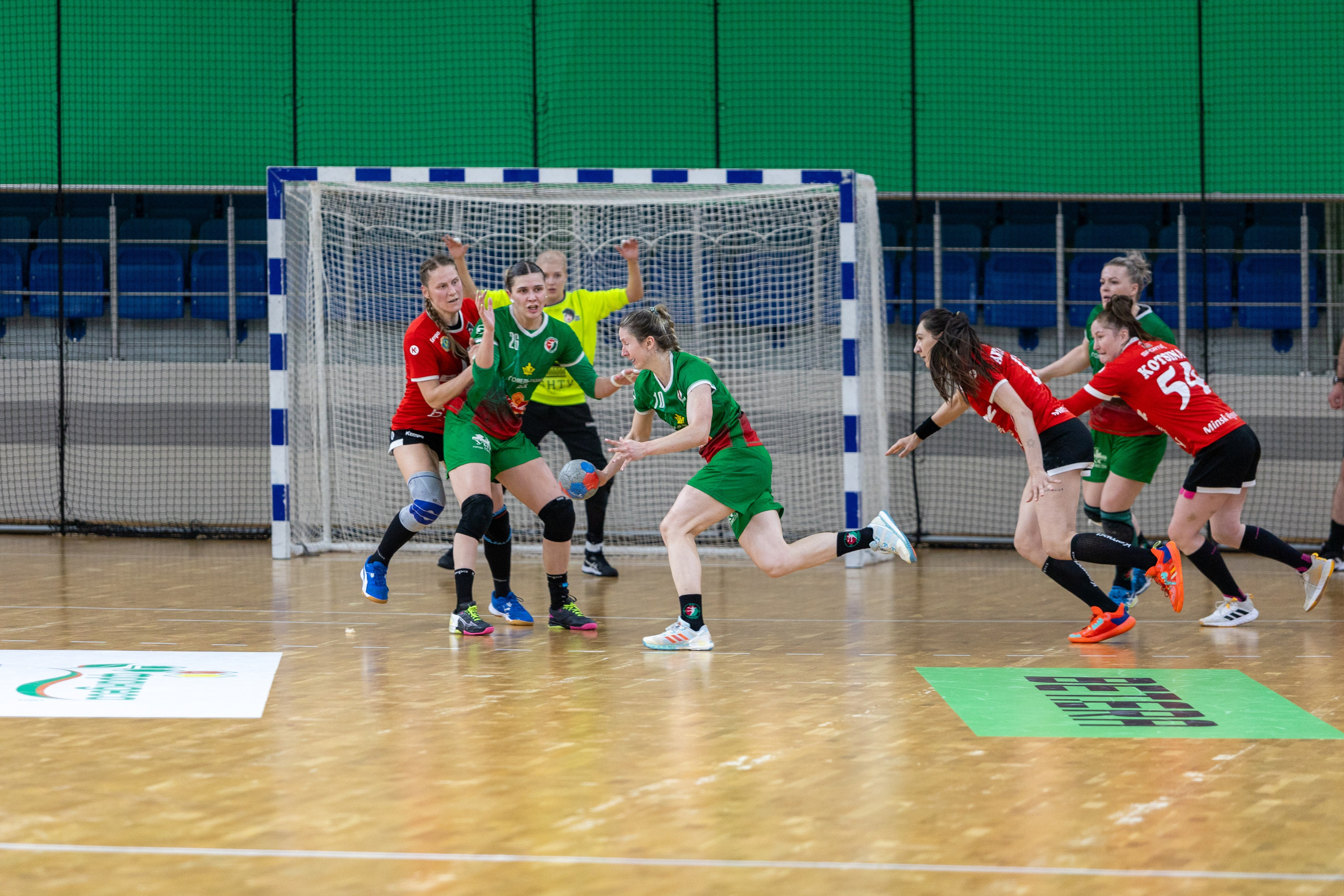 Гандбол. Финал. БНТУ — Гомель. 25.05.2024. Профессиональный интерьерный и репортажный фотограф Минск и РБ. Максим Орлов