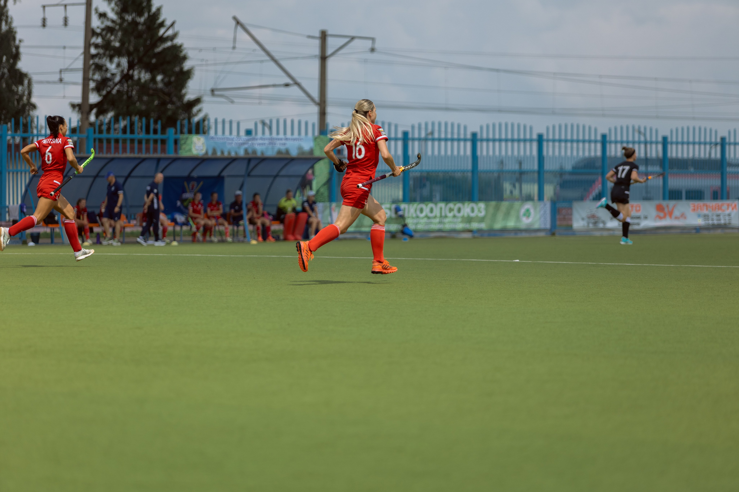 Хоккей на траве. Девушки. Минск — Виктория. 16.06.2024. Профессиональный интерьерный и репортажный фотограф Минск и РБ. Максим Орлов